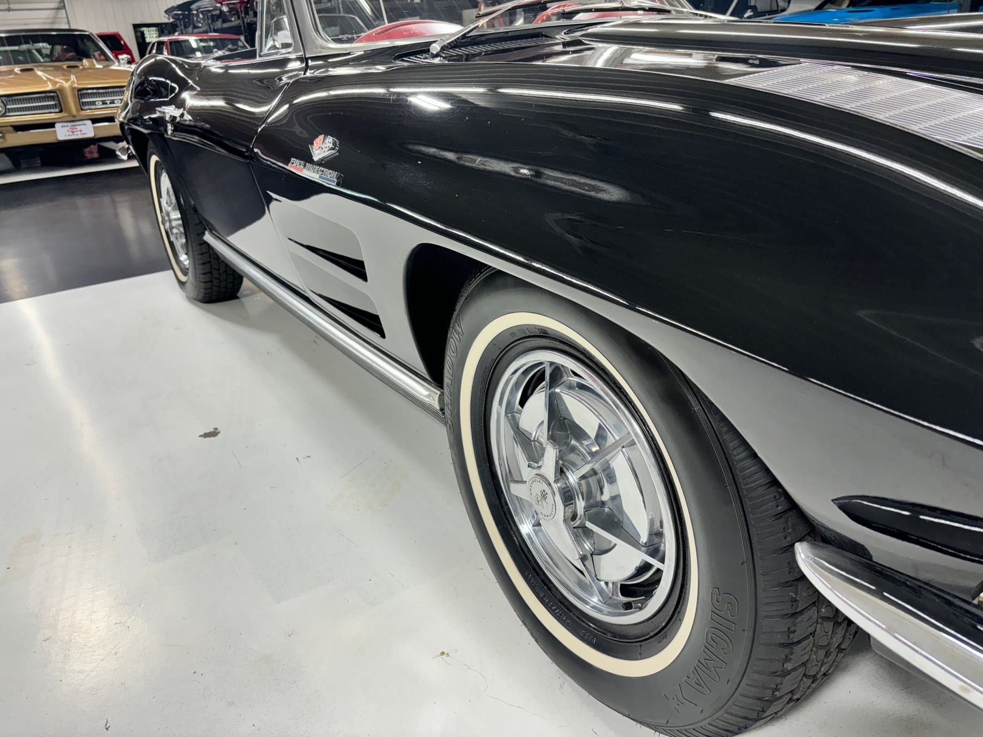 1963 Chevrolet Corvette thumbnail 3