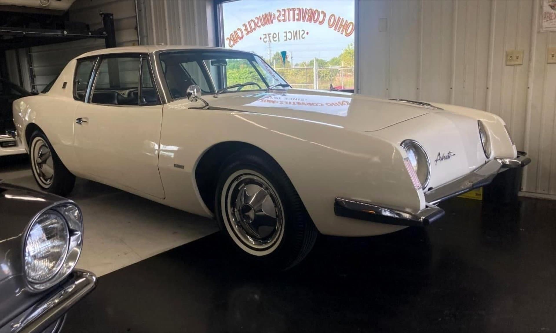 1963 Studebaker Avanti R2