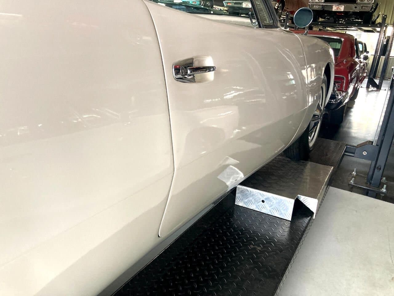 1963 Studebaker Avanti R2 thumbnail 4