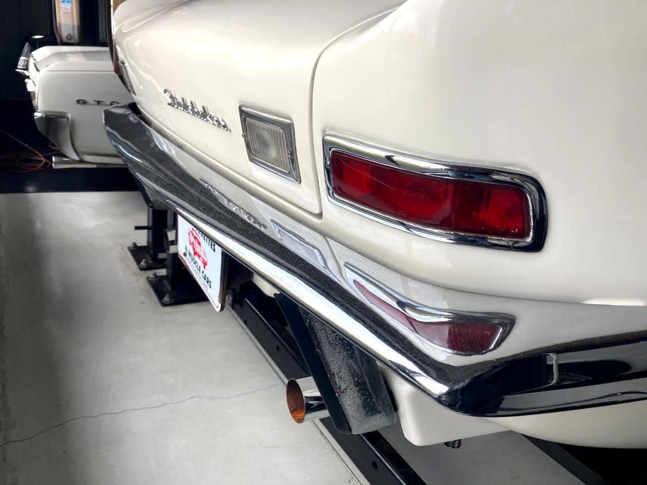 1963 Studebaker Avanti R2 thumbnail 7