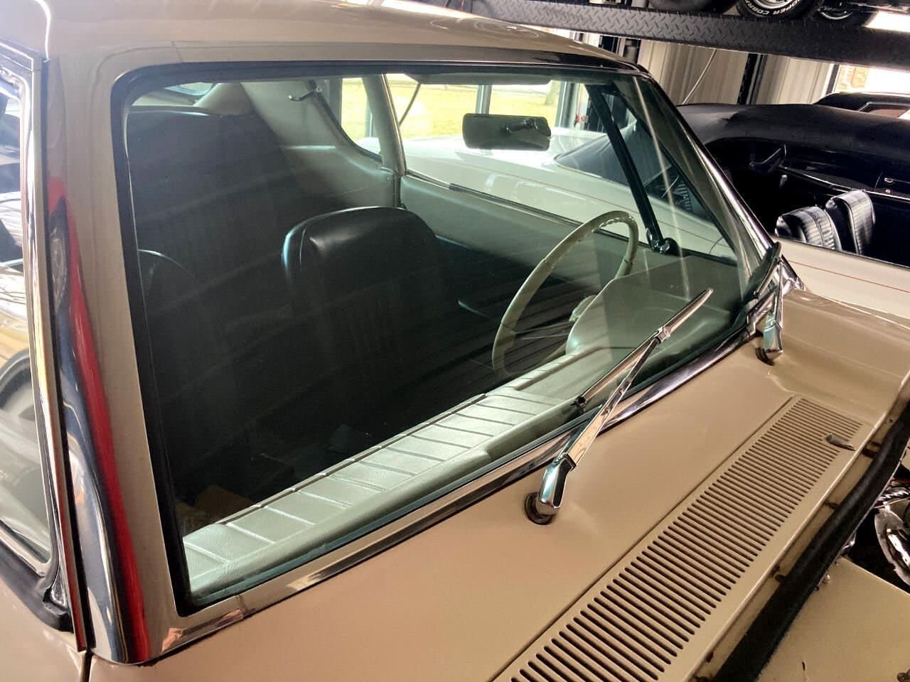 1963 Studebaker Avanti R2 thumbnail 8