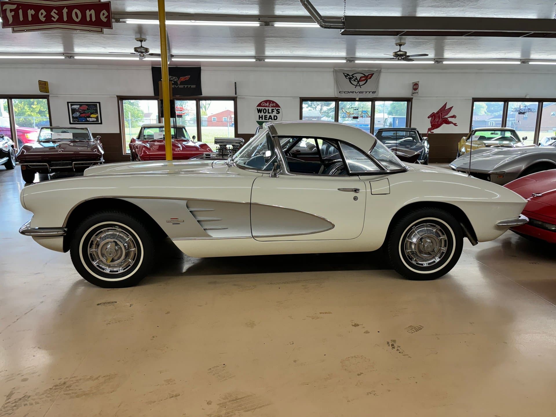 1961 Chevrolet Corvette thumbnail 27