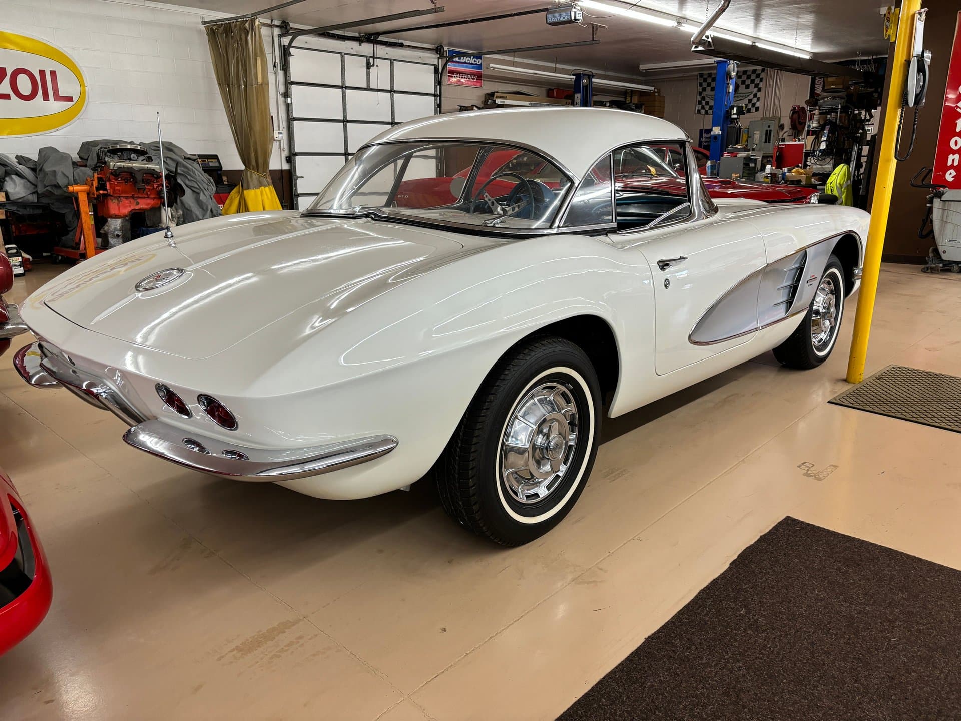 1961 Chevrolet Corvette thumbnail 28
