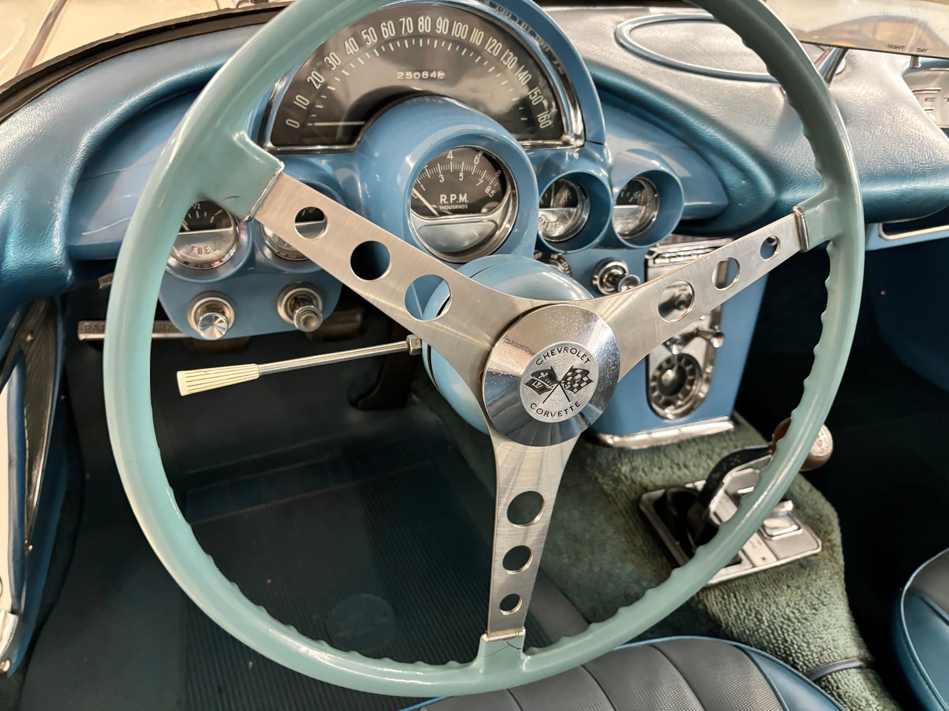 1961 Chevrolet Corvette thumbnail 22