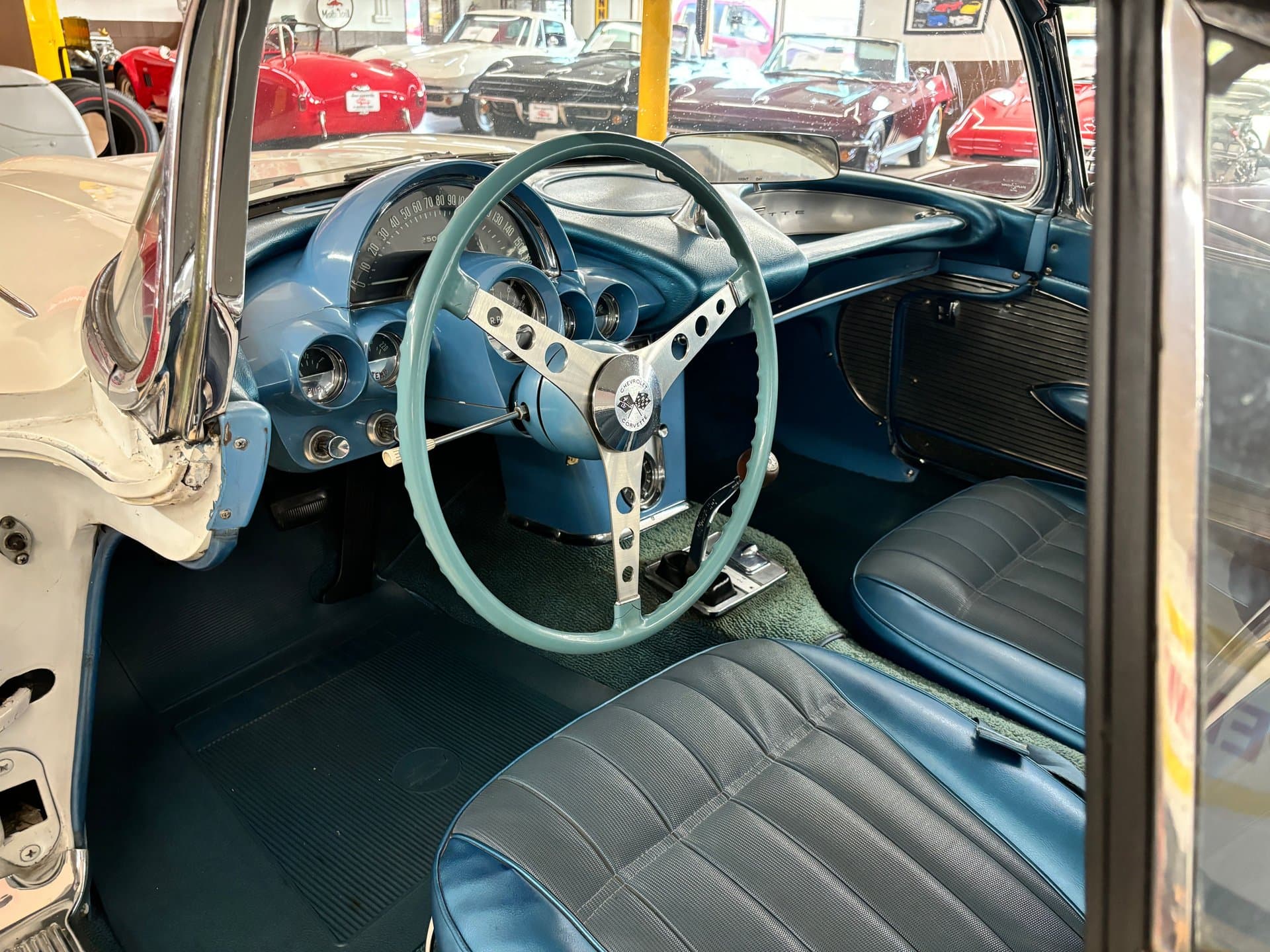 1961 Chevrolet Corvette thumbnail 23