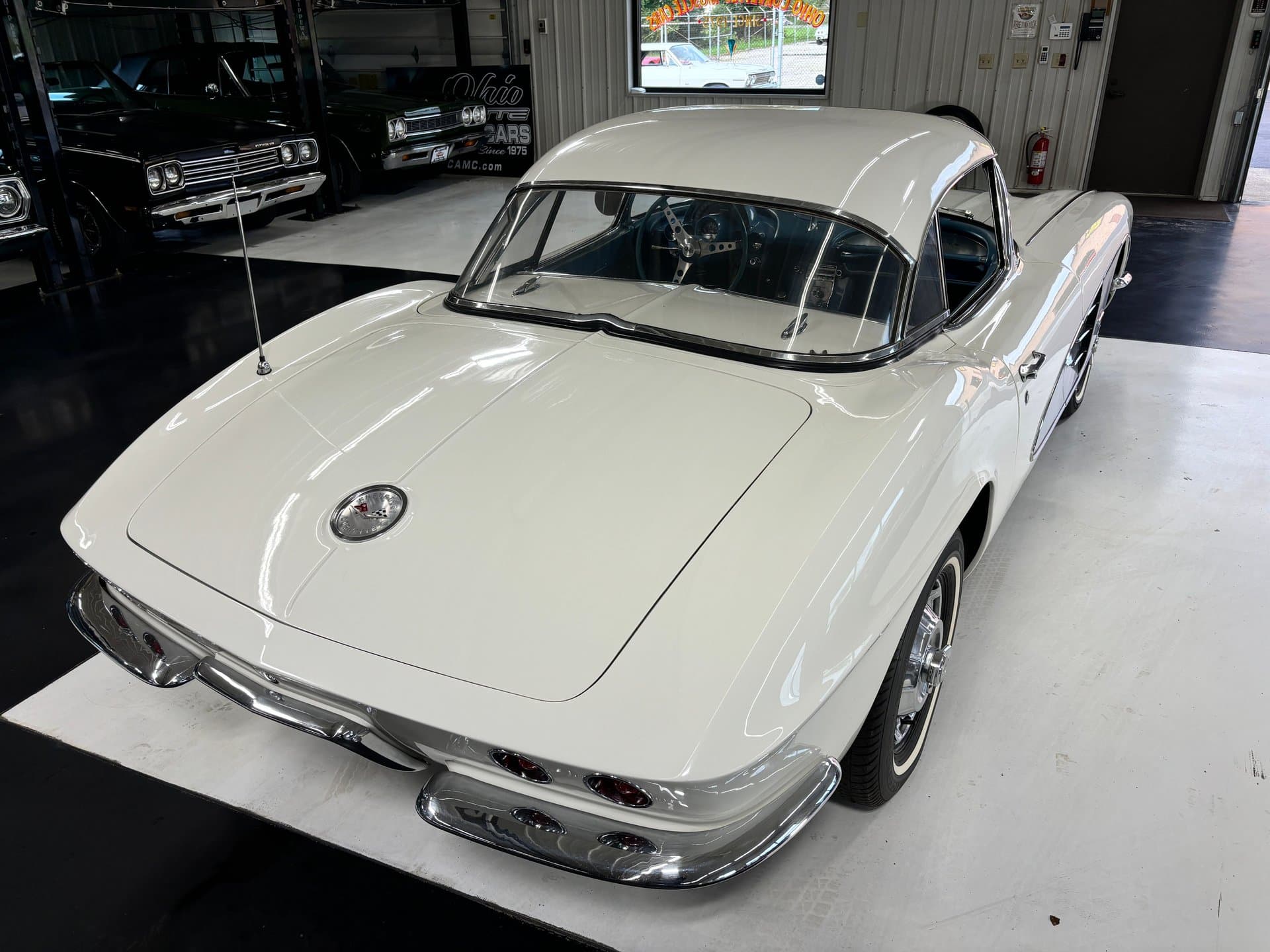 1961 Chevrolet Corvette thumbnail 9