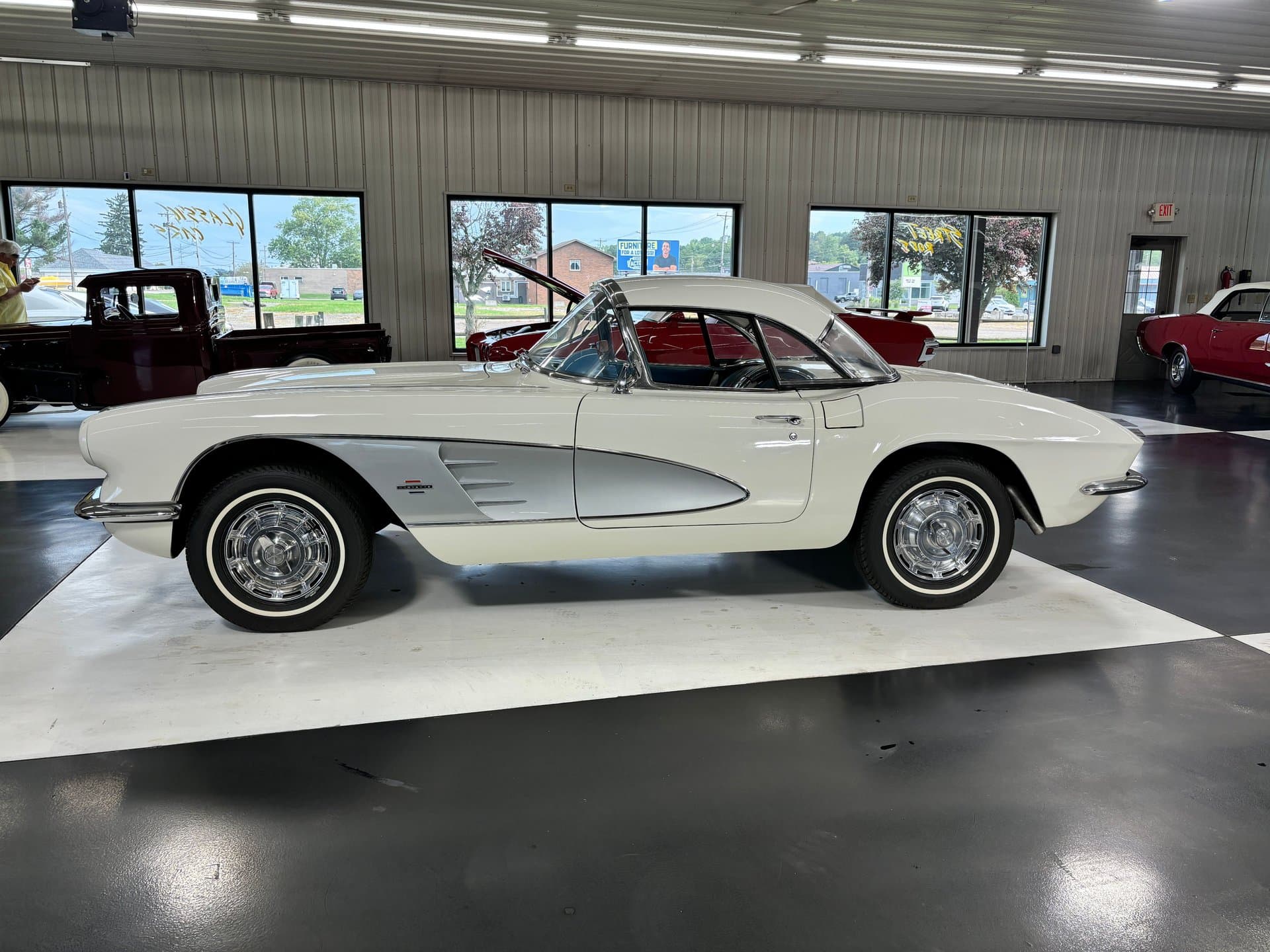1961 Chevrolet Corvette thumbnail 15