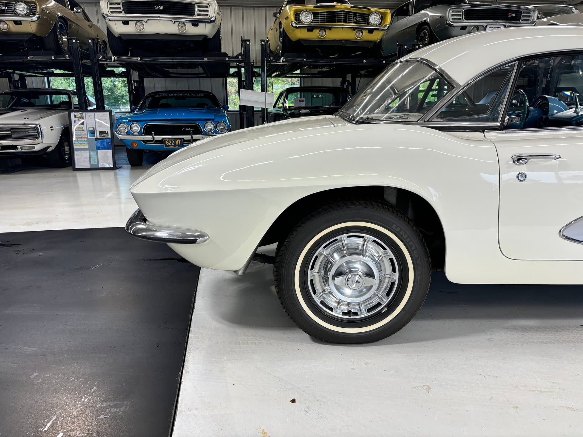 1961 Chevrolet Corvette thumbnail 7