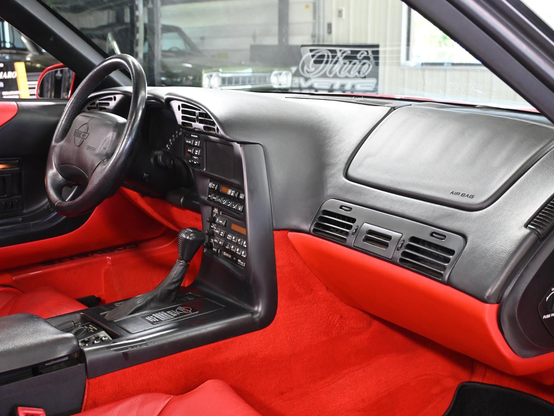 1995 Chevrolet Corvette thumbnail 19