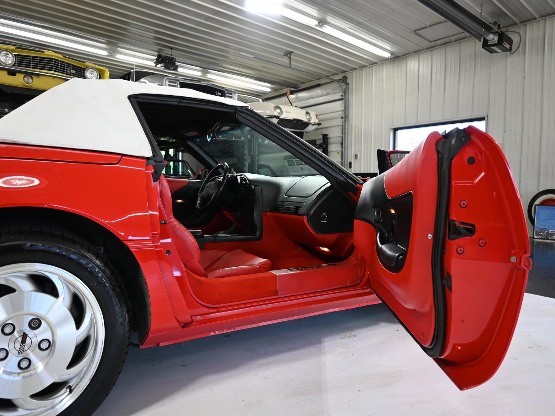 1995 Chevrolet Corvette thumbnail 18