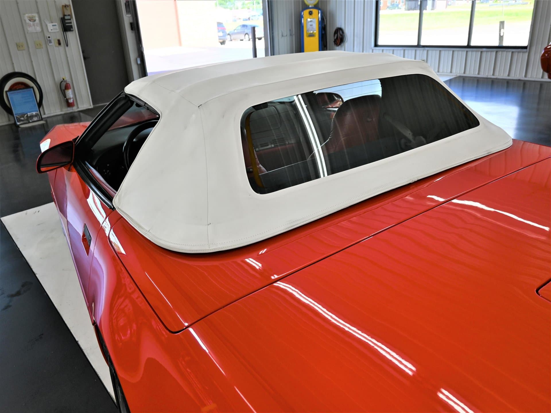 1995 Chevrolet Corvette thumbnail 21
