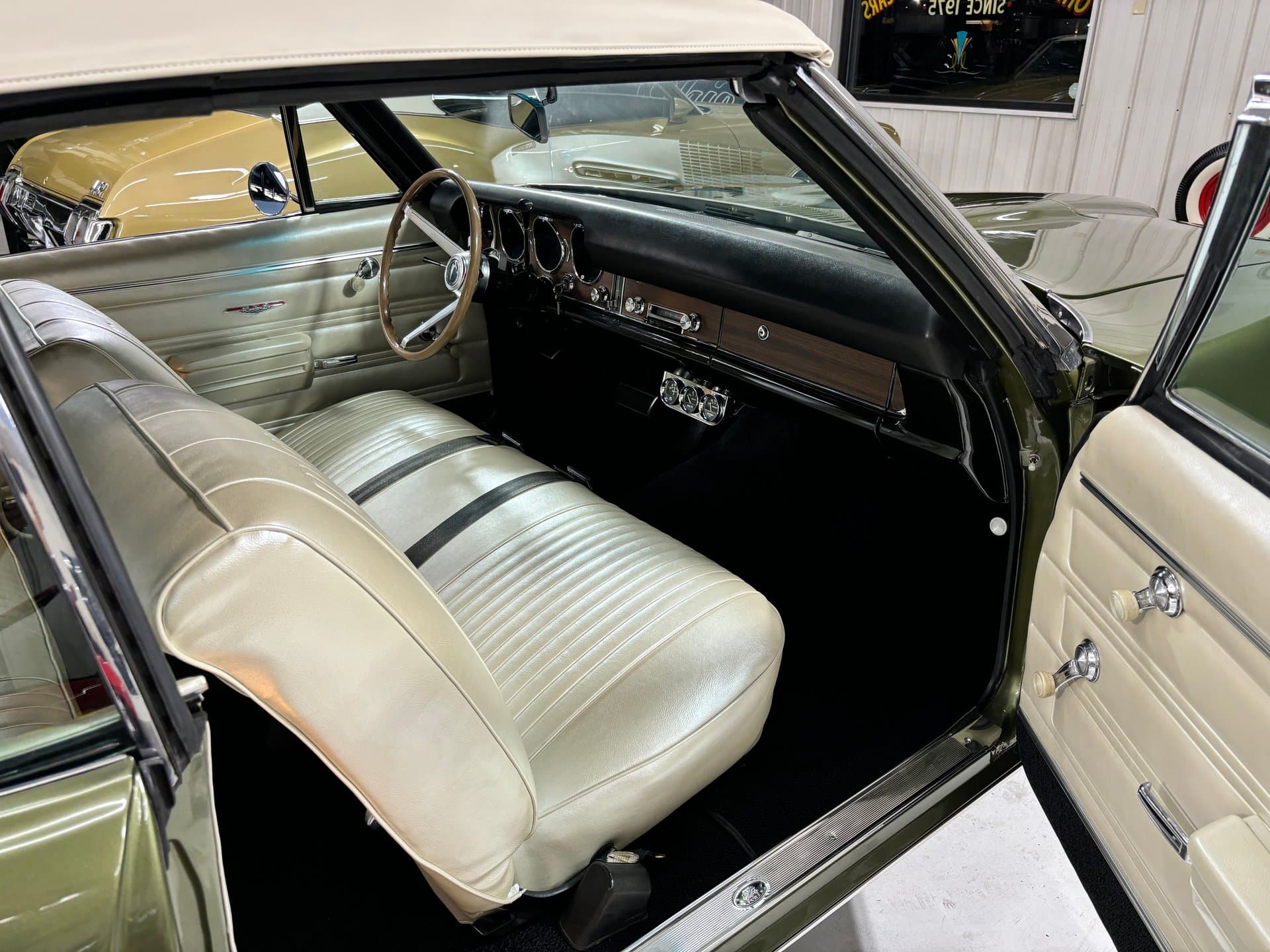 1968 Pontiac GTO thumbnail 21