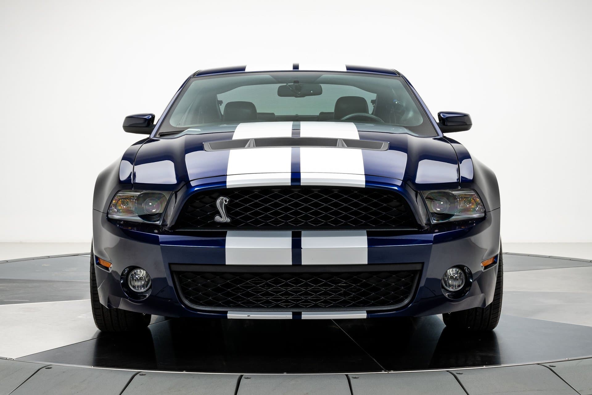 2010 Ford Mustang Shelby GT500 thumbnail 4