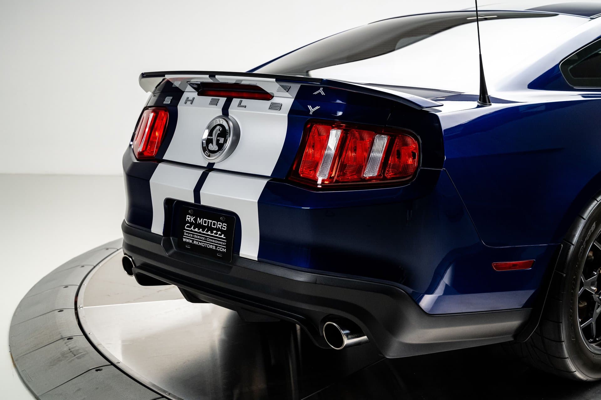 2010 Ford Mustang Shelby GT500 thumbnail 9