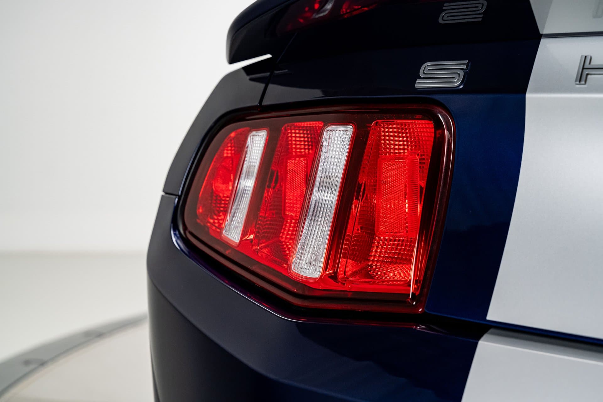 2010 Ford Mustang Shelby GT500 thumbnail 10