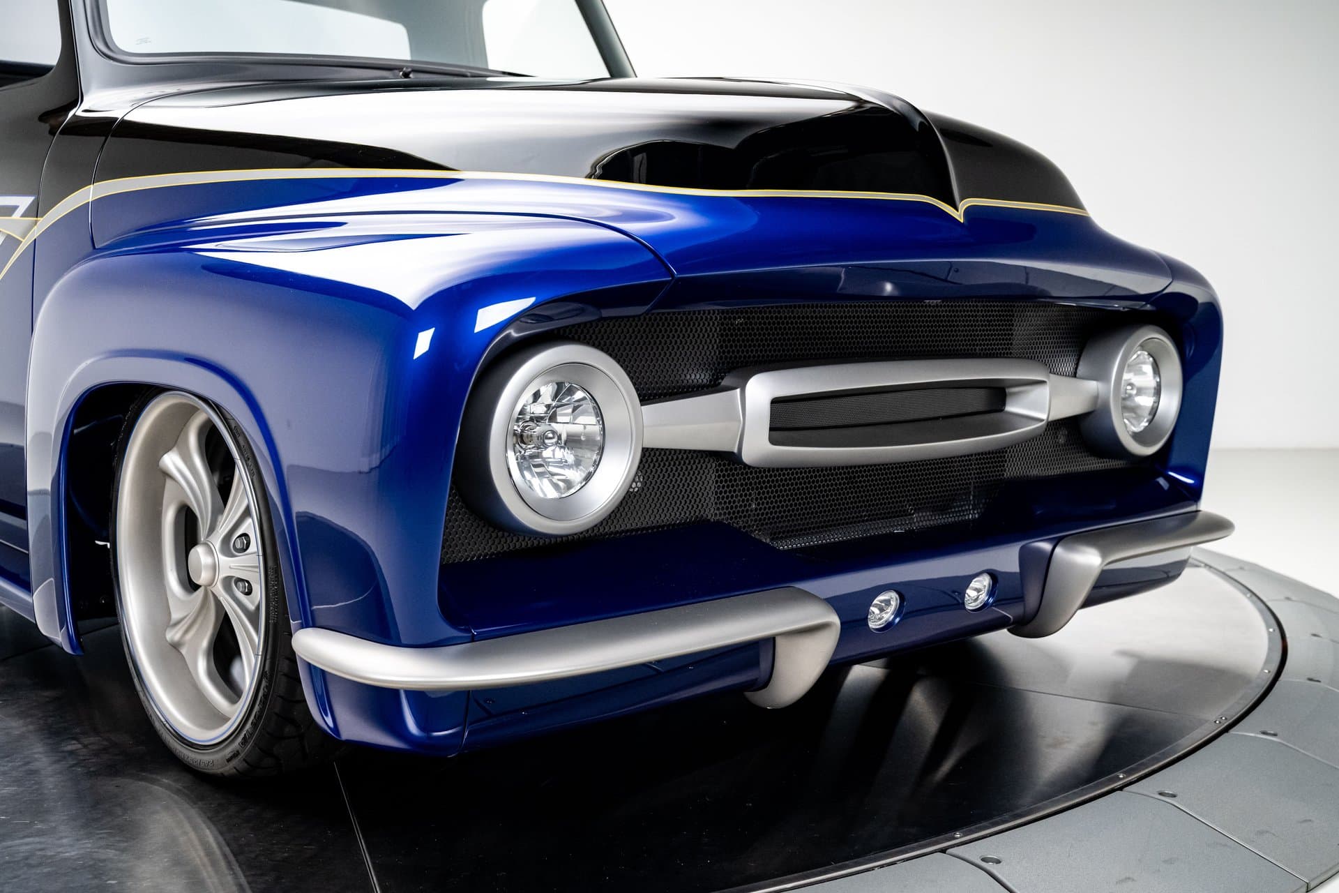 1953 Ford F100 Pickup Truck thumbnail 4