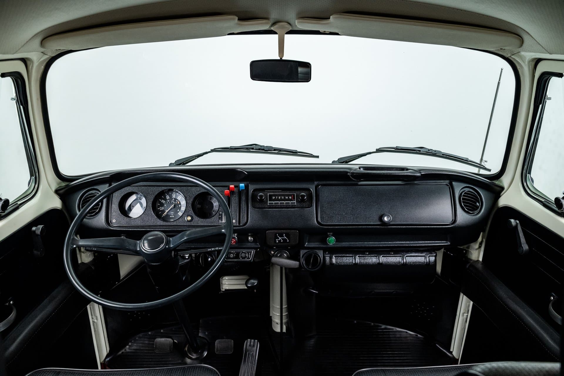 1977 Volkswagen Type 2 Bus thumbnail 20