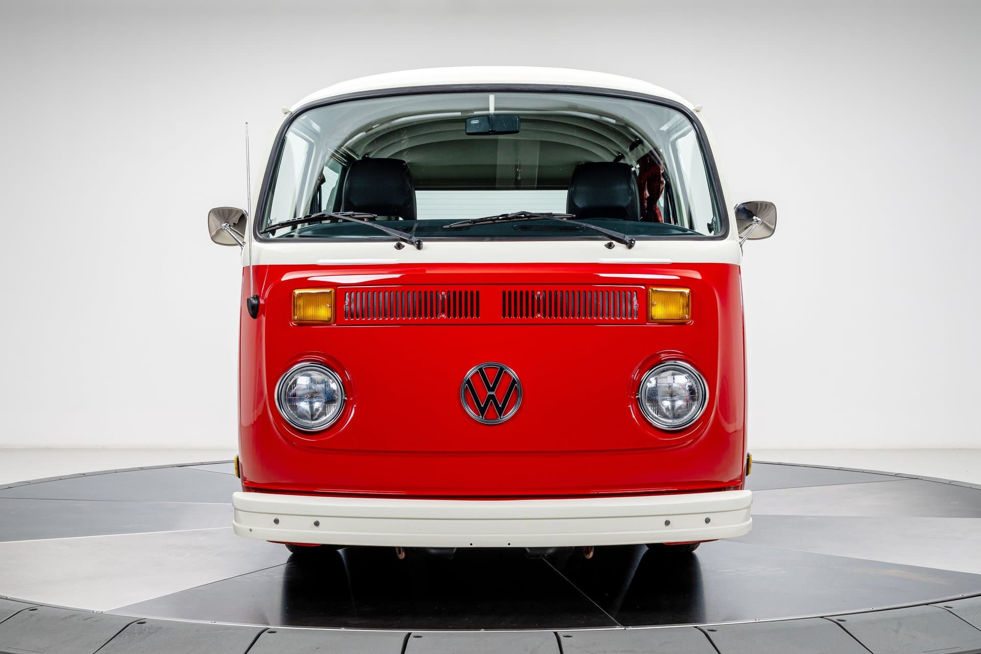 1977 Volkswagen Type 2 Bus thumbnail 4