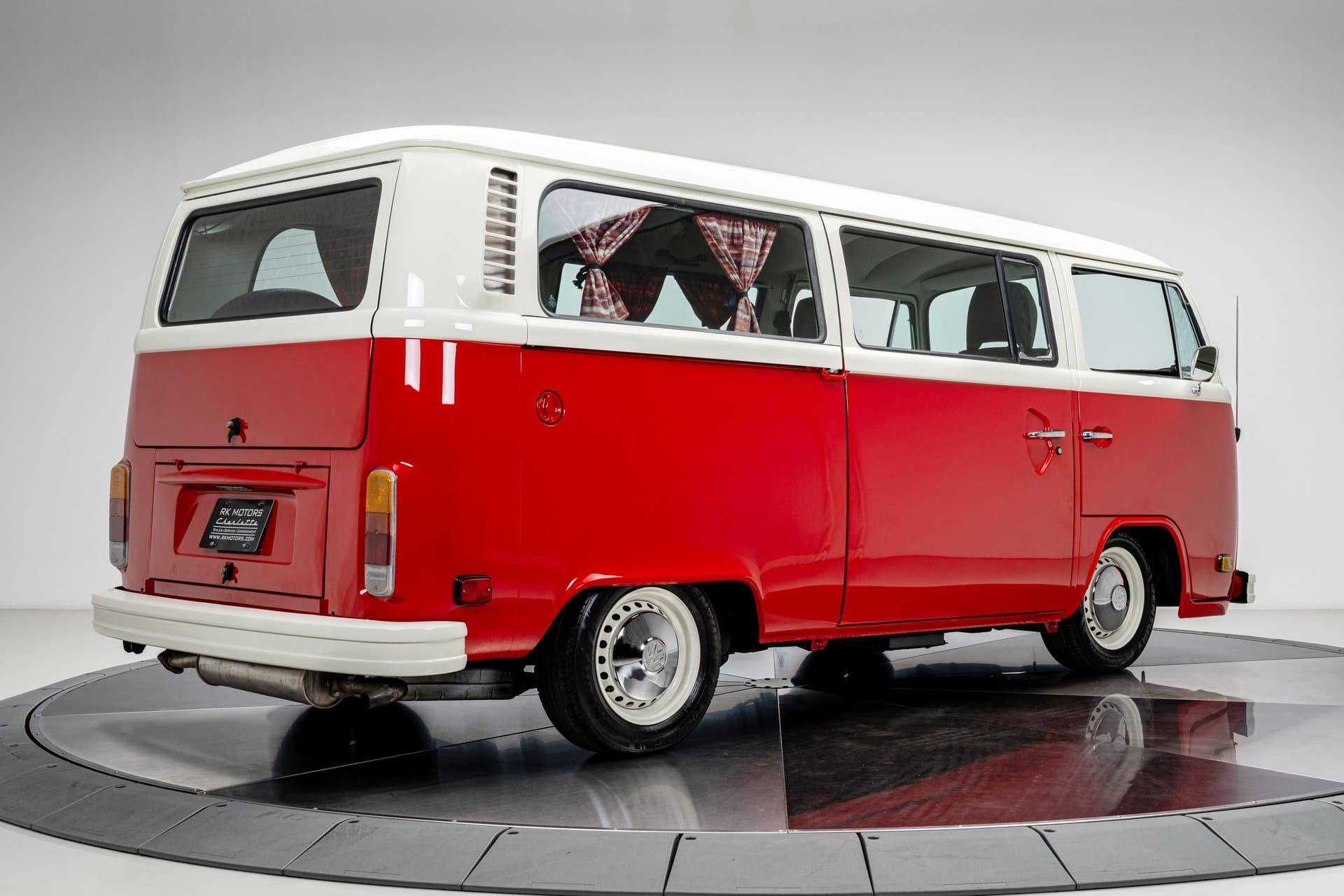 1977 Volkswagen Type 2 Bus thumbnail 8