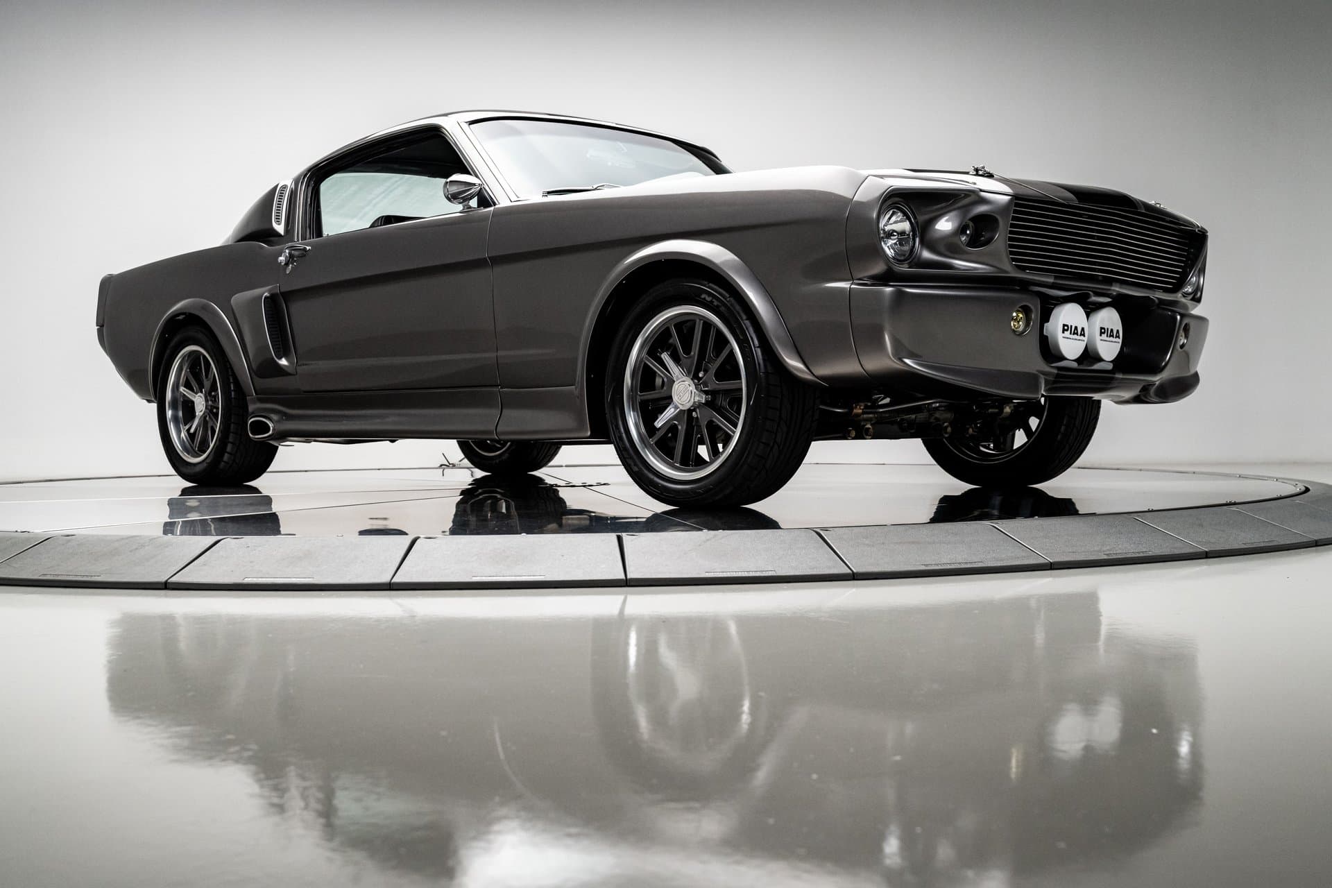 1965 Ford Mustang Fastback thumbnail 8