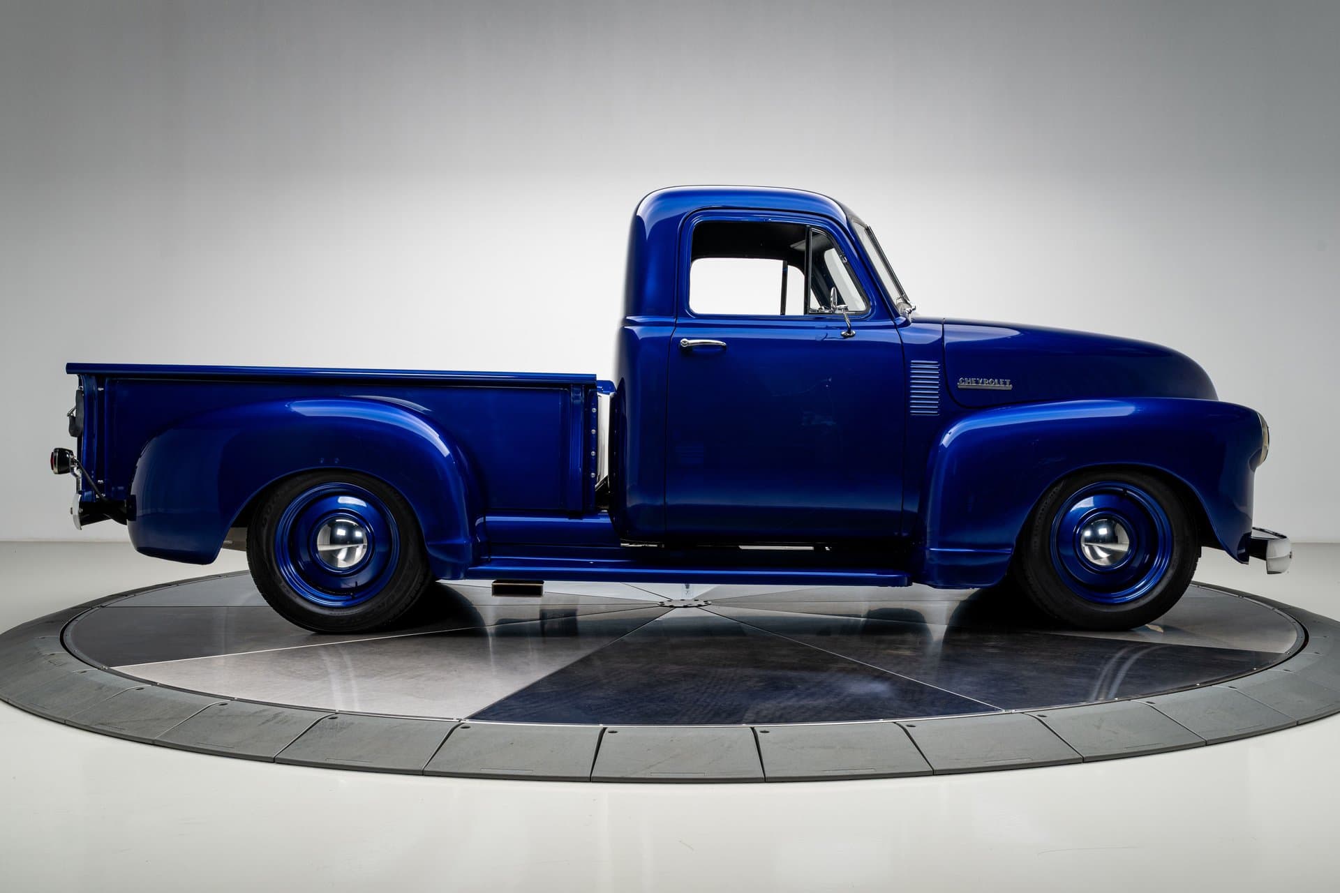 1952 Chevrolet 3600 Pickup Truck thumbnail 8