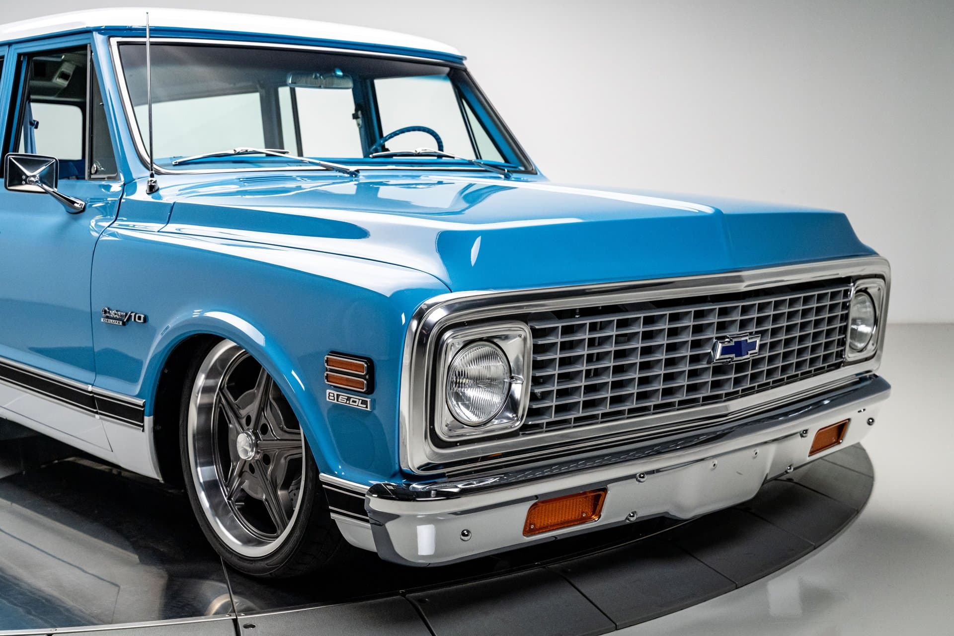 1972 Chevrolet Suburban thumbnail 4