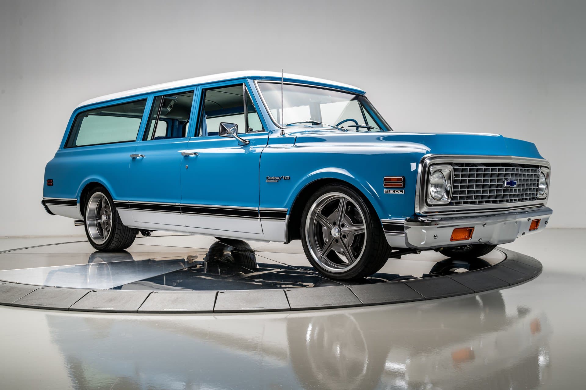 1972 Chevrolet Suburban thumbnail 6
