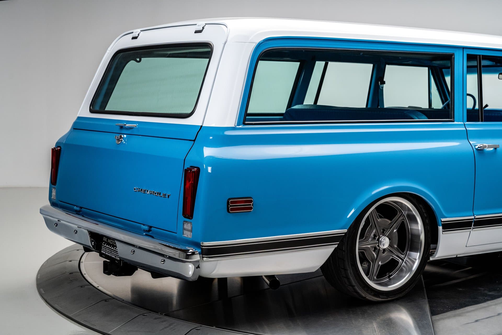 1972 Chevrolet Suburban thumbnail 8