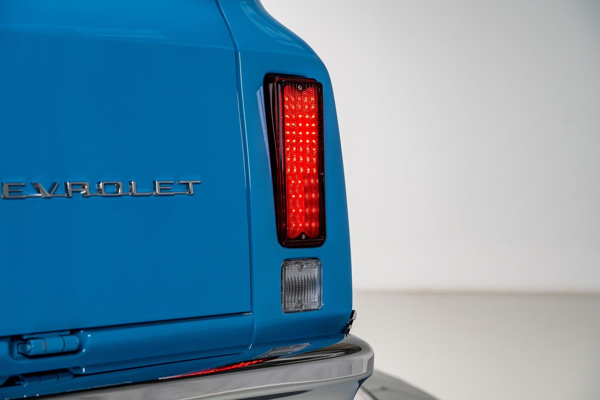 1972 Chevrolet Suburban thumbnail 10