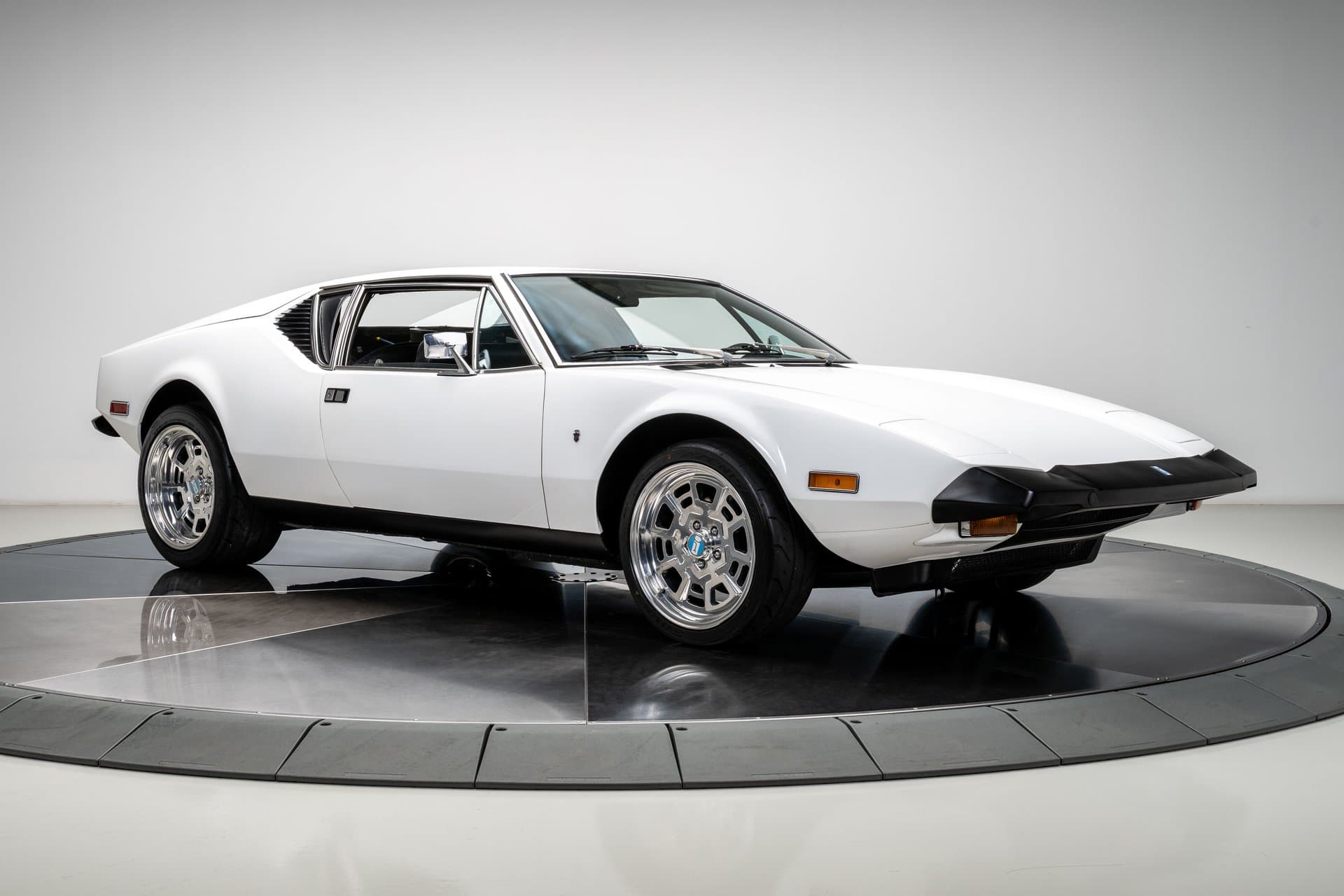 1974 De Tomaso Pantera L thumbnail 4