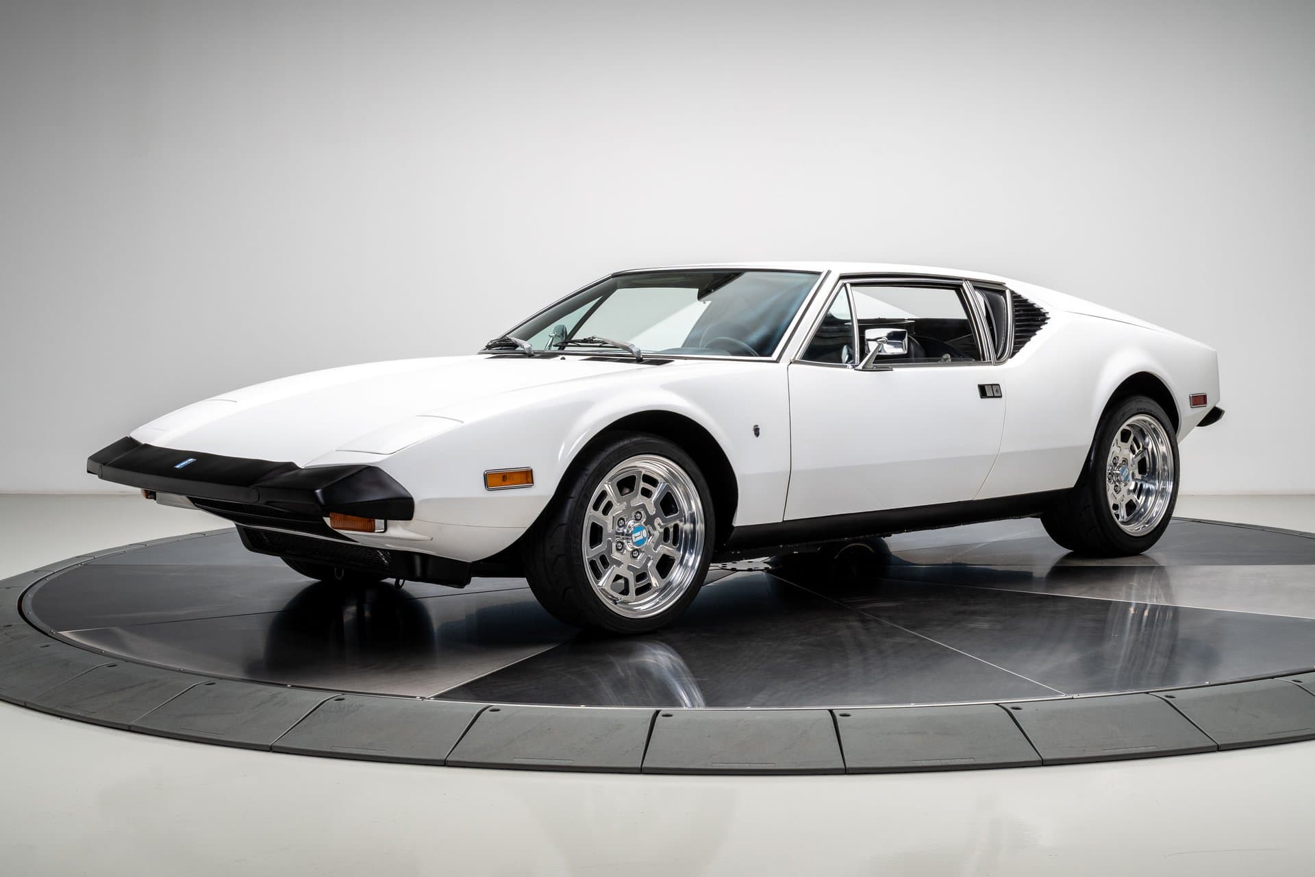 1974 De Tomaso Pantera L thumbnail 3