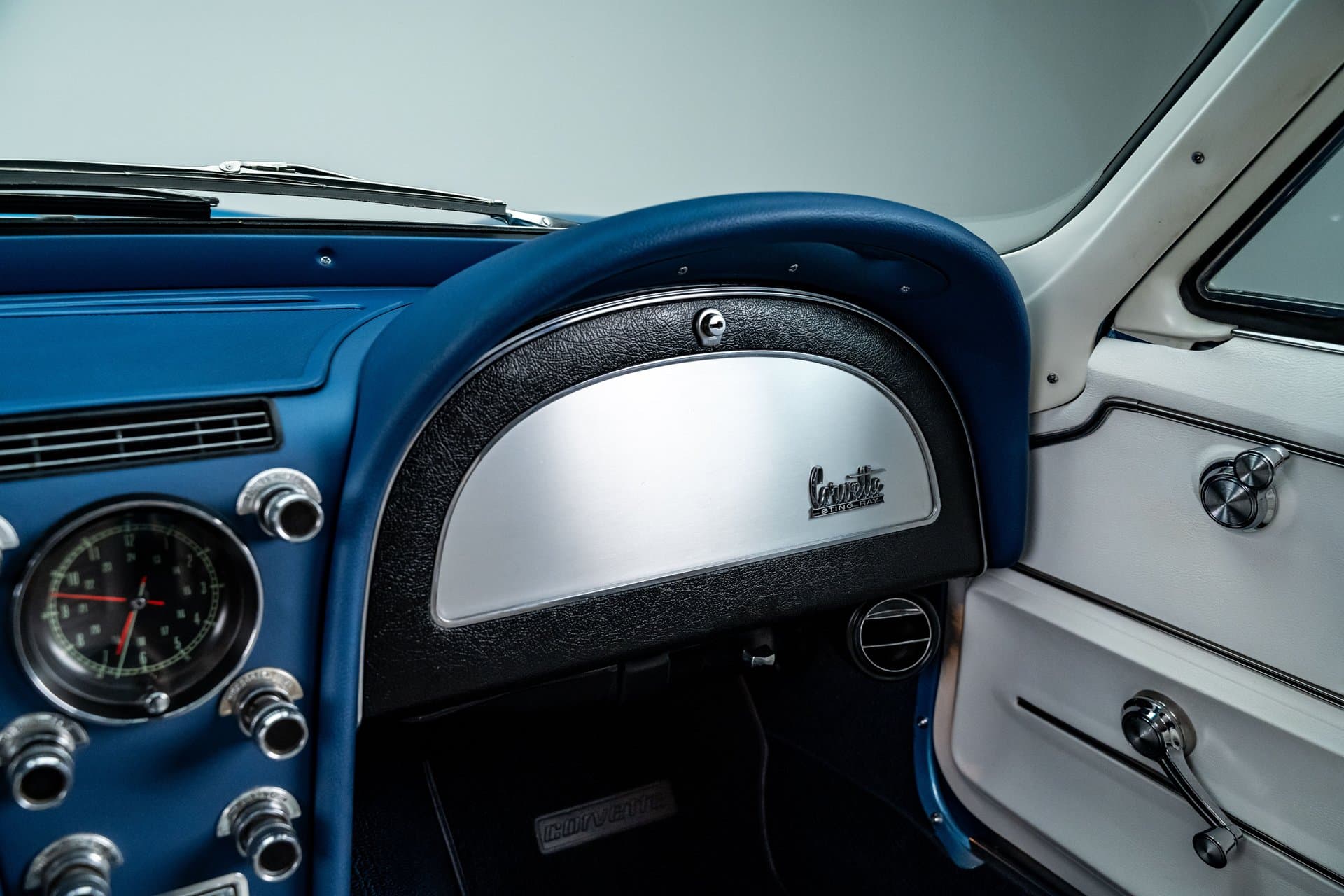 1966 Chevrolet Corvette thumbnail 21