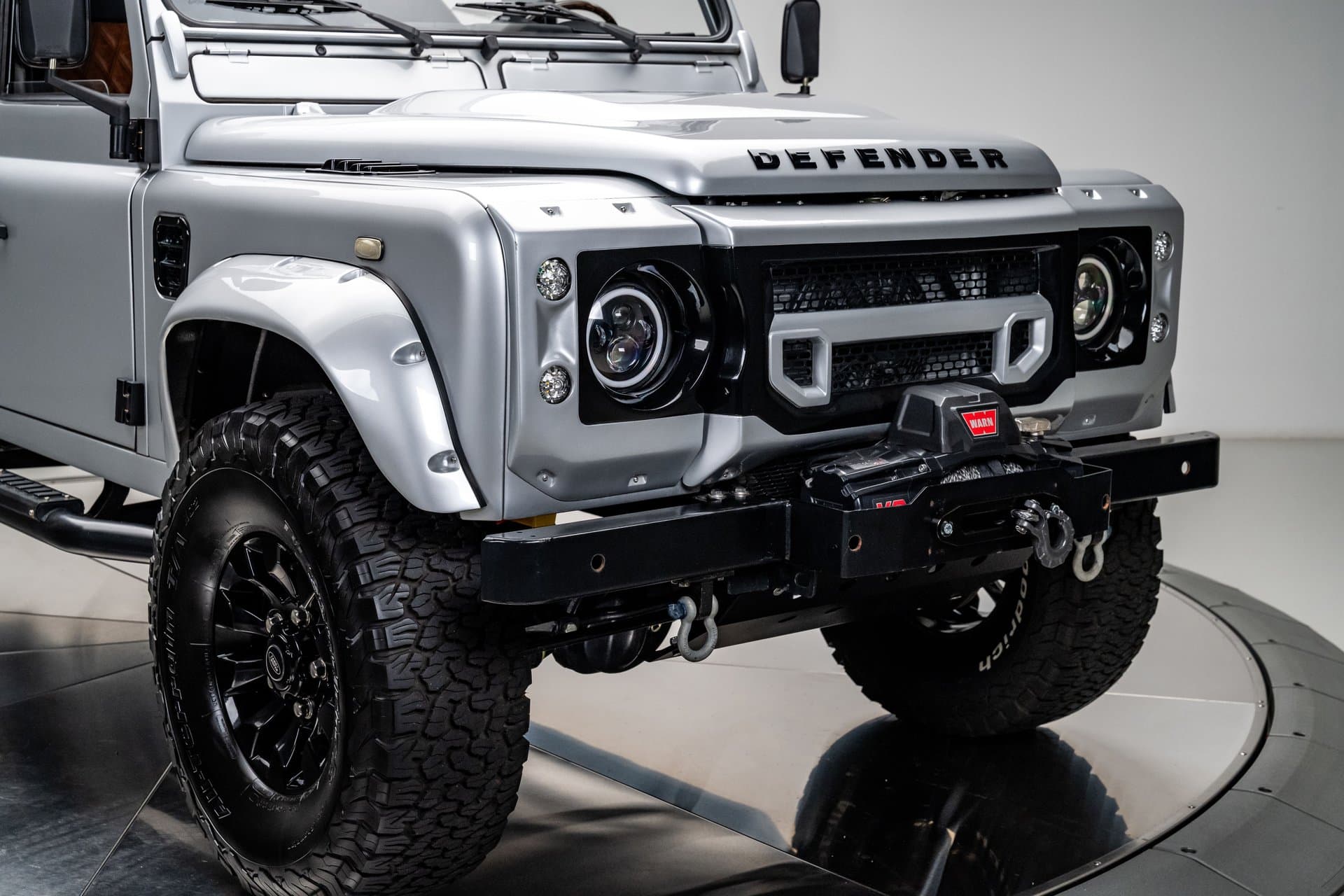 1993 Land Rover Defender 130 thumbnail 4