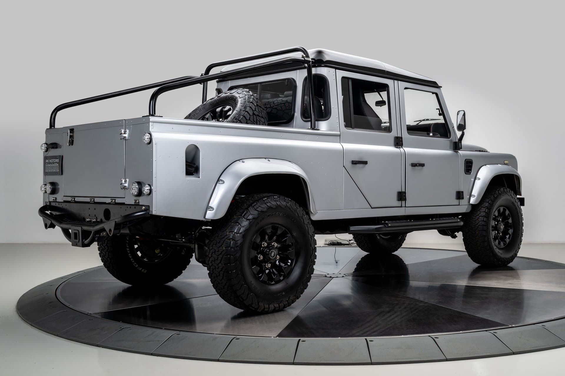 1993 Land Rover Defender 130 thumbnail 7