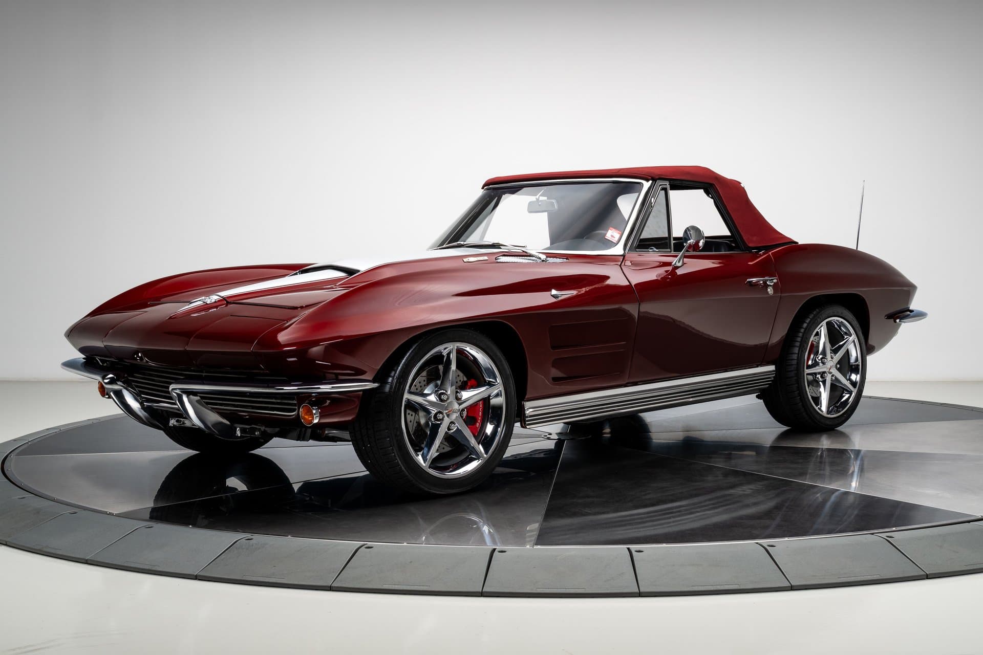 1963 Chevrolet Corvette thumbnail 3