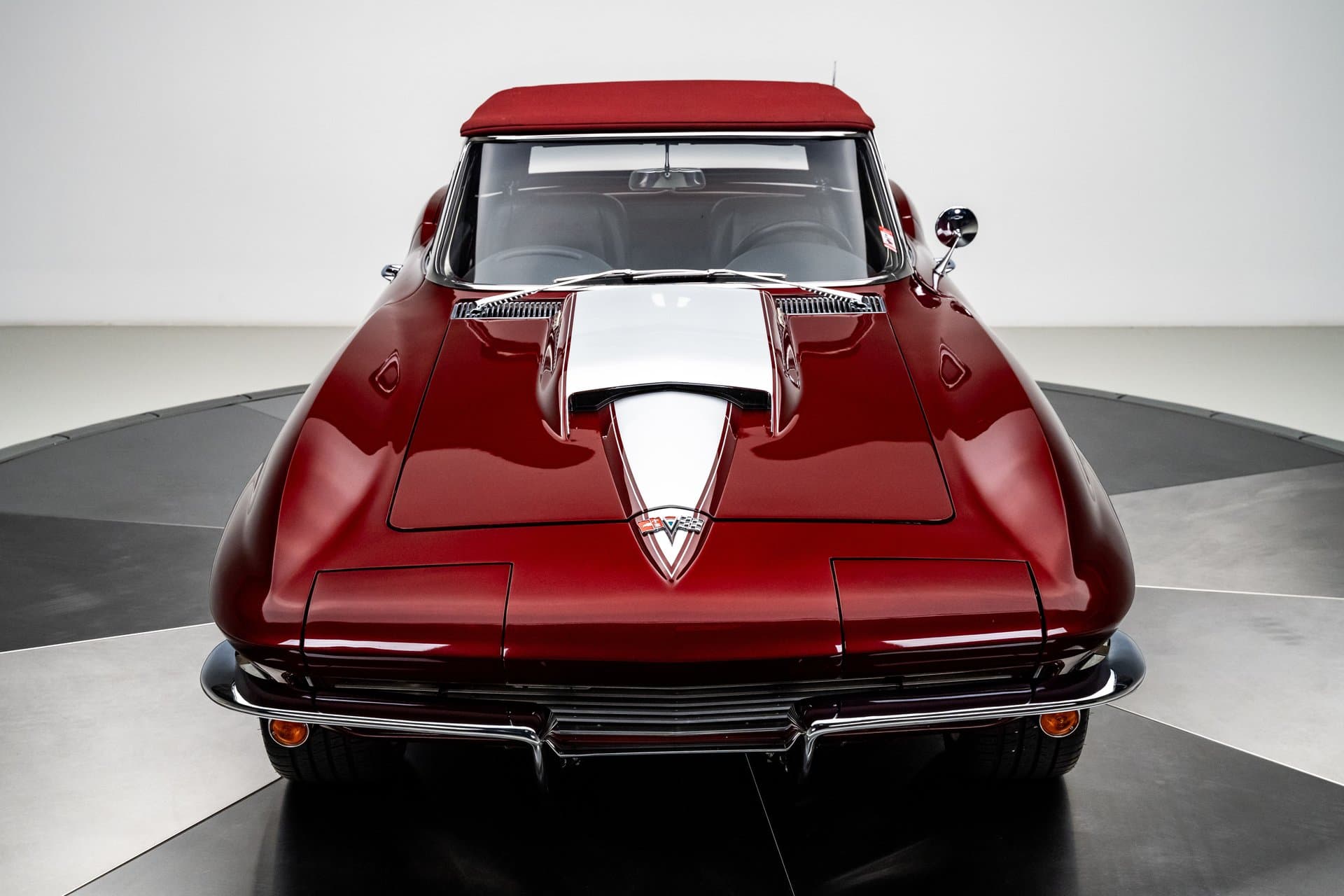 1963 Chevrolet Corvette thumbnail 4