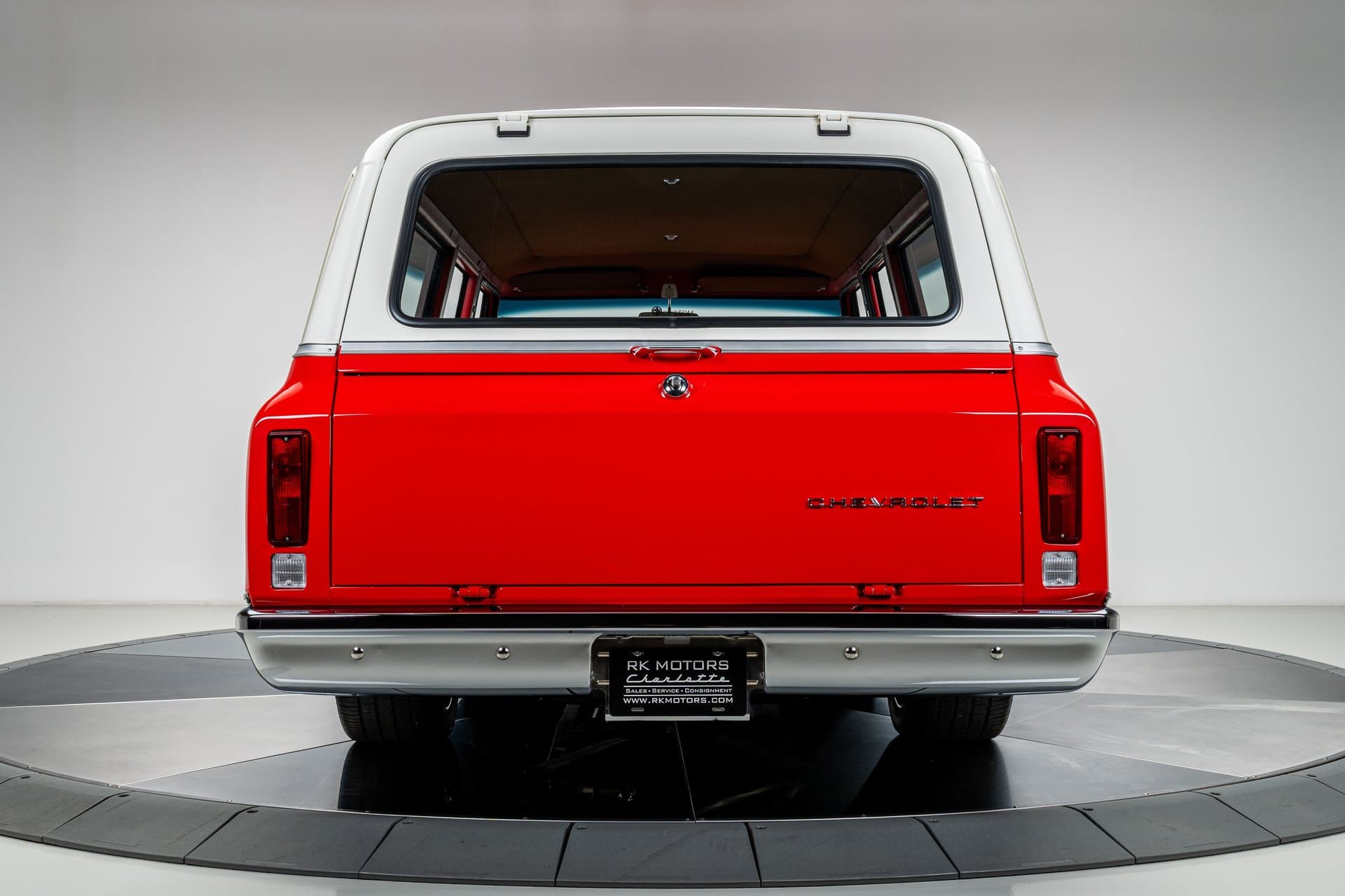 1969 Chevrolet Suburban thumbnail 8