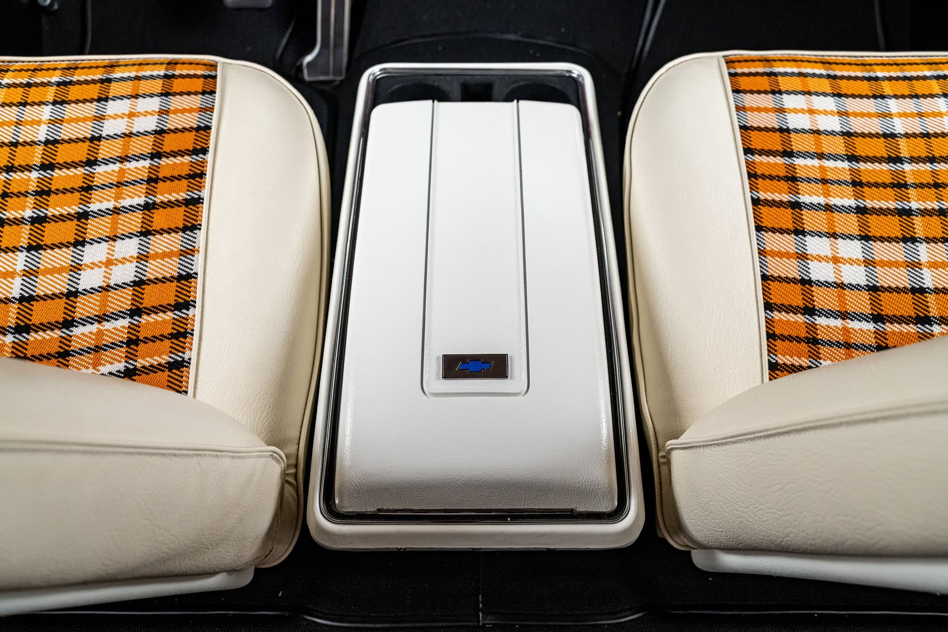 1969 Chevrolet Suburban thumbnail 22