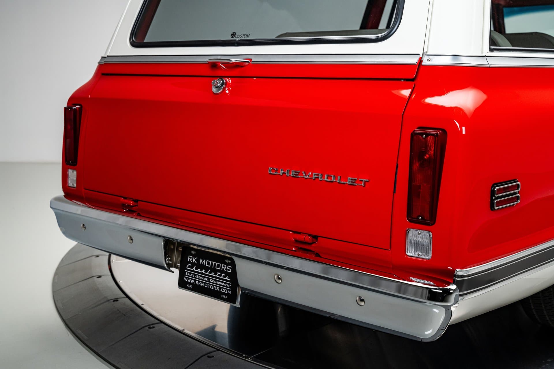 1969 Chevrolet Suburban thumbnail 10