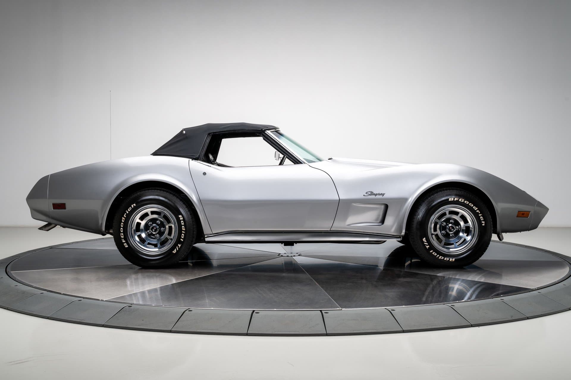 1974 Chevrolet Corvette thumbnail 8