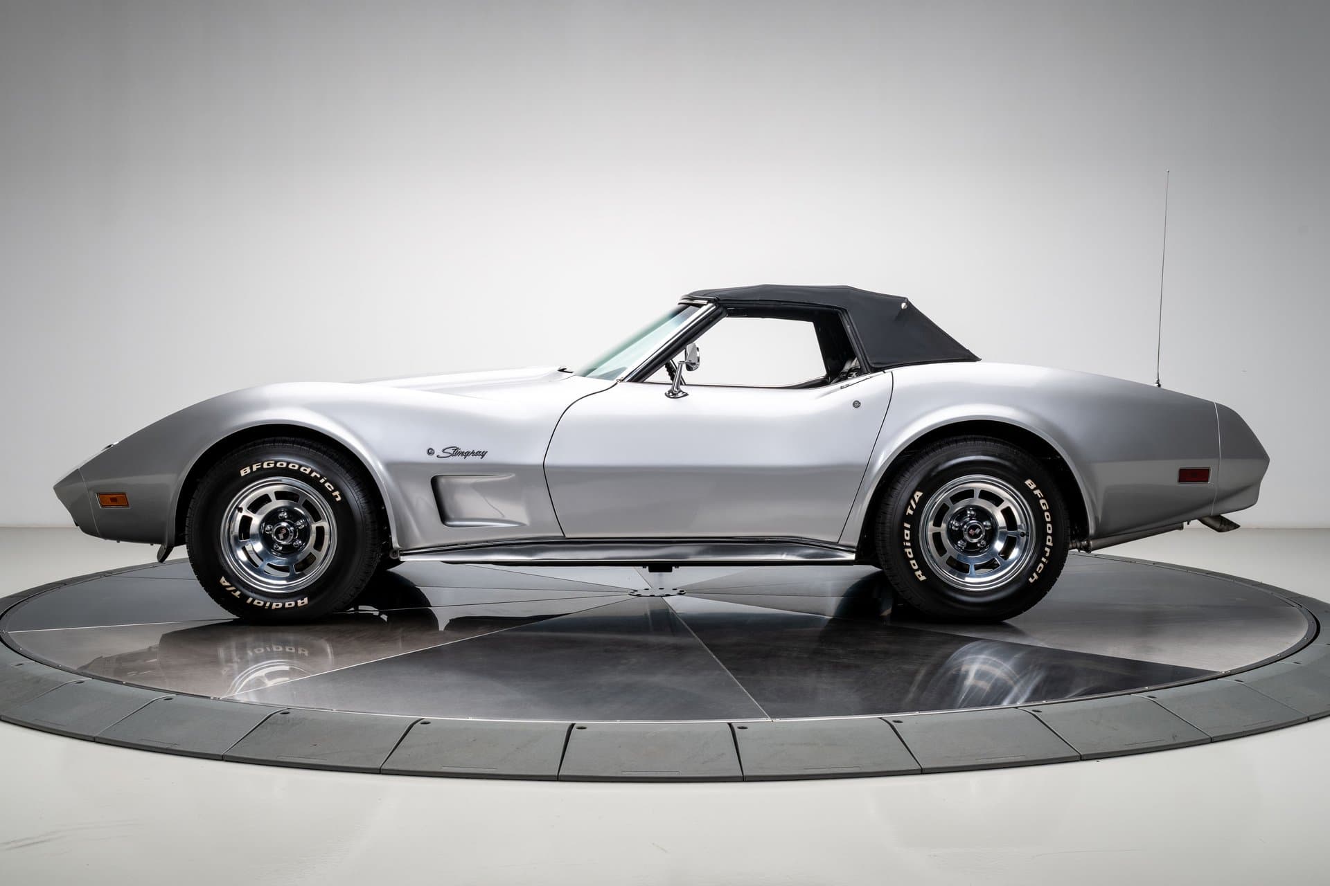 1974 Chevrolet Corvette thumbnail 9