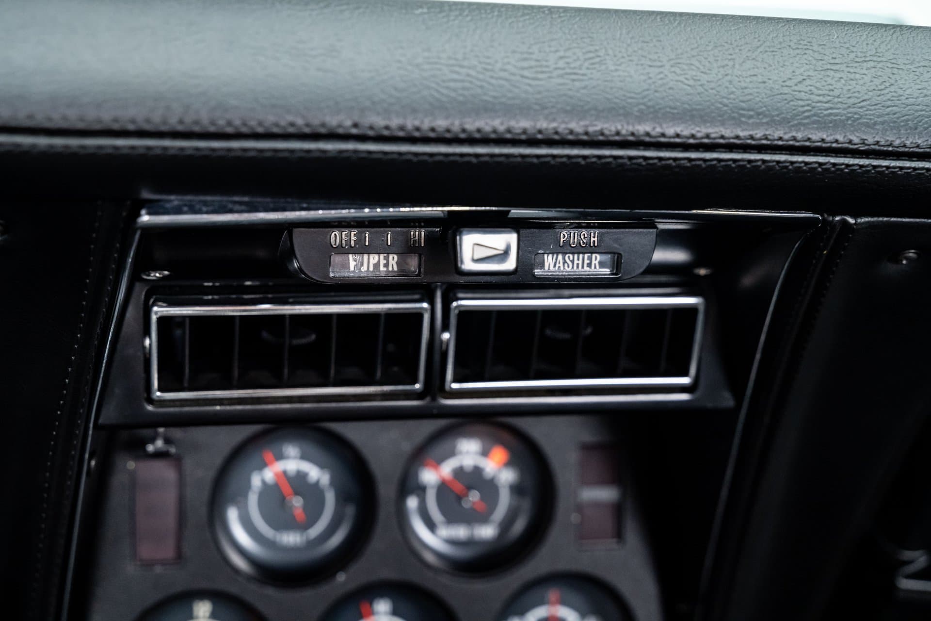 1974 Chevrolet Corvette thumbnail 20