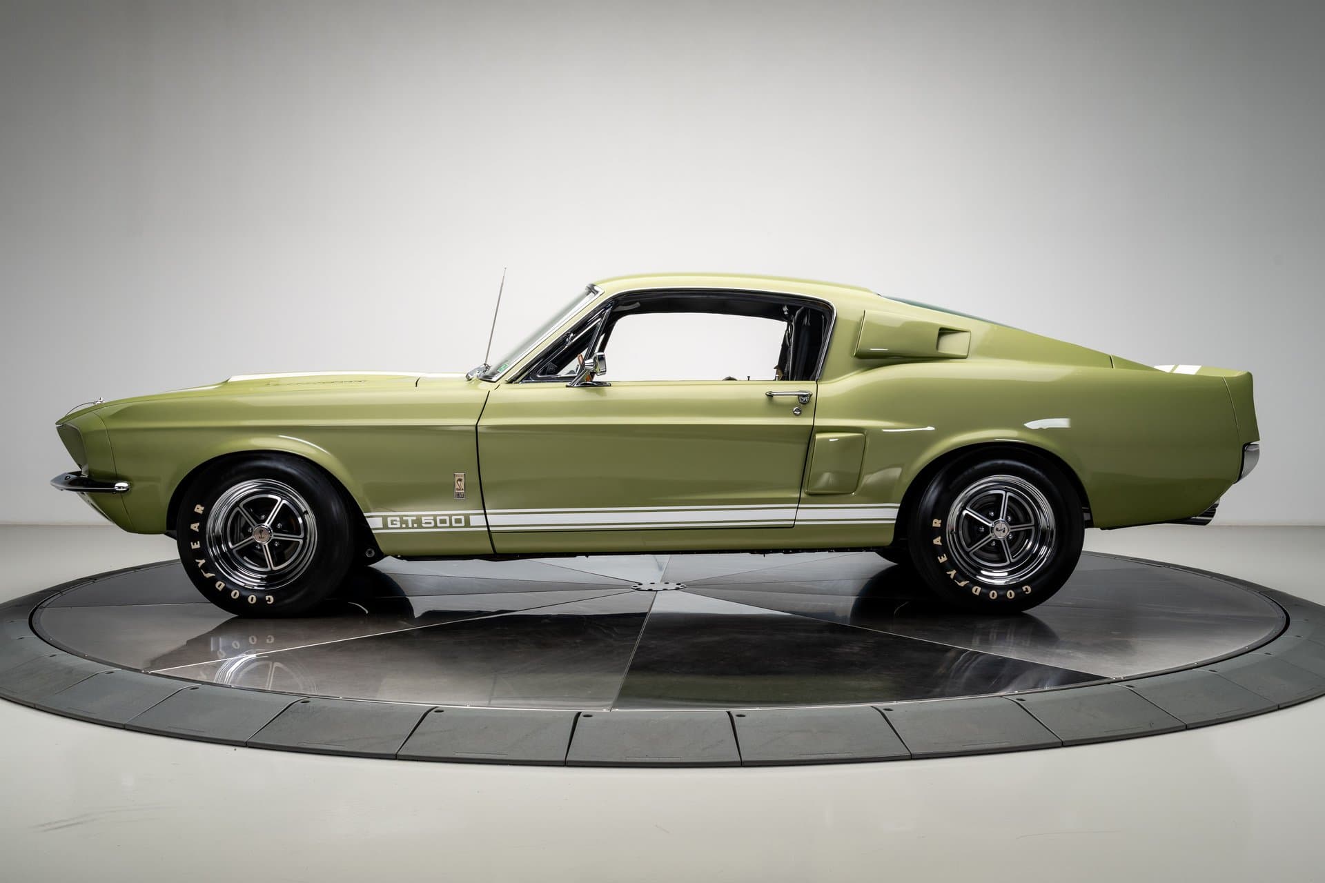 1967 Ford Mustang Shelby GT500 thumbnail 7