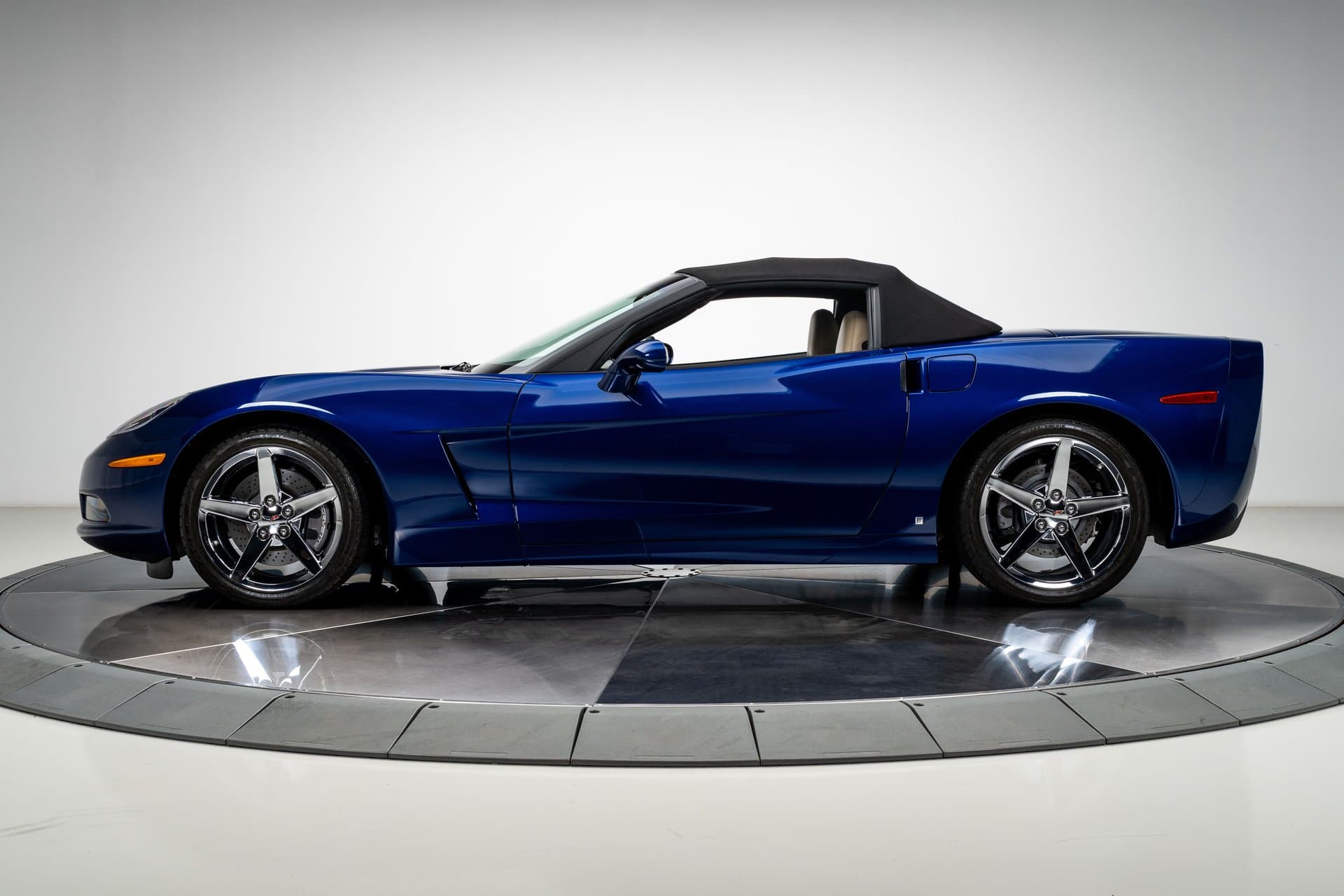 2007 Chevrolet Corvette 3LT thumbnail 7