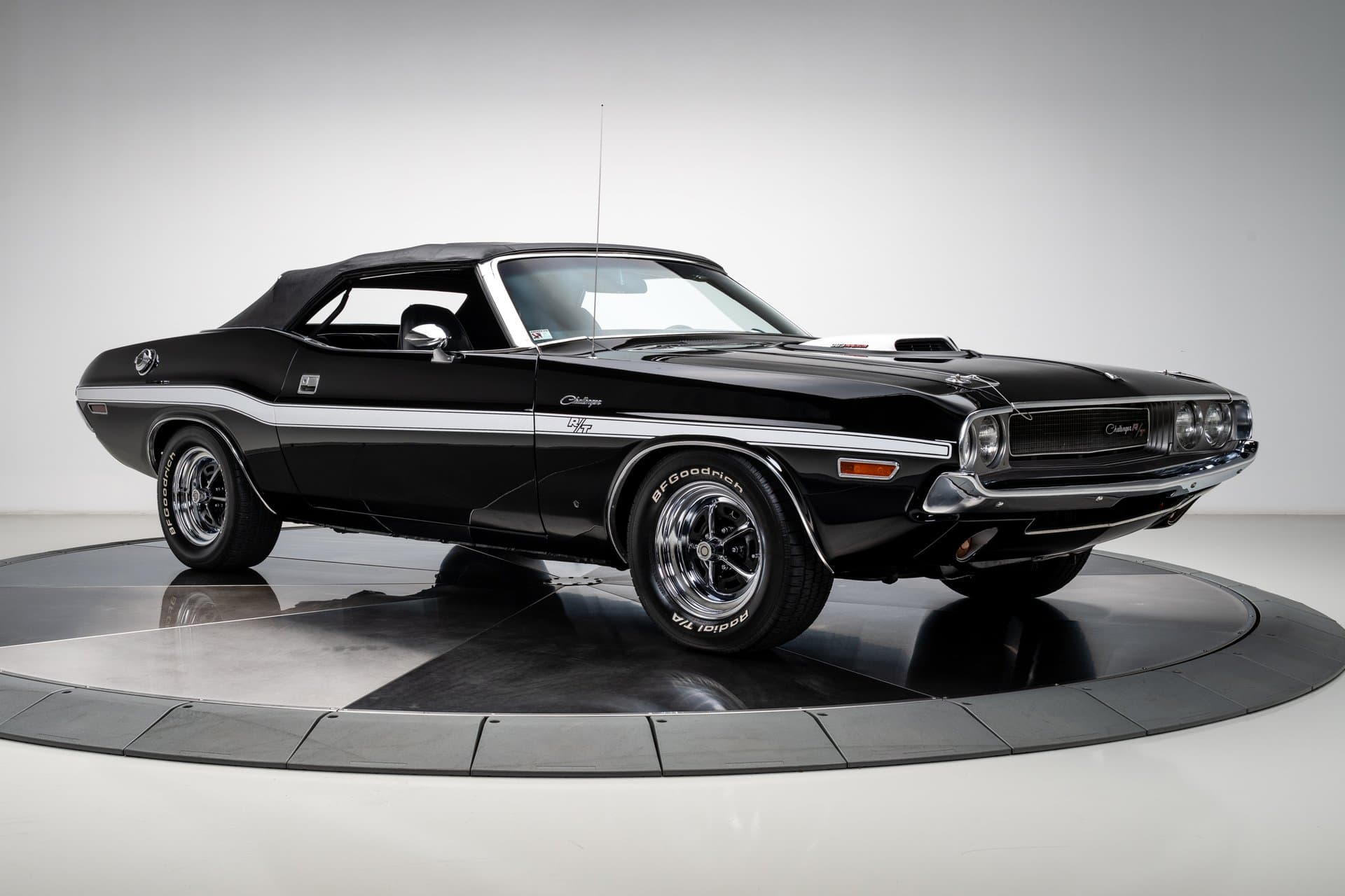 1970 Dodge Challenger R/T thumbnail 4