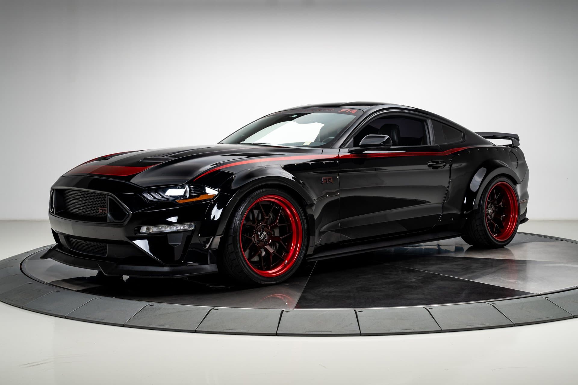 2019 Ford Mustang RTR Spec 5 thumbnail 3
