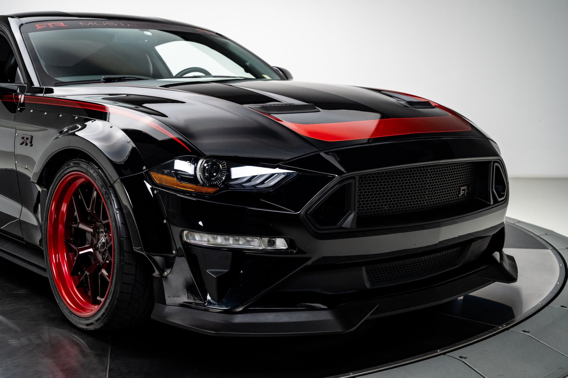 2019 Ford Mustang RTR Spec 5 thumbnail 5