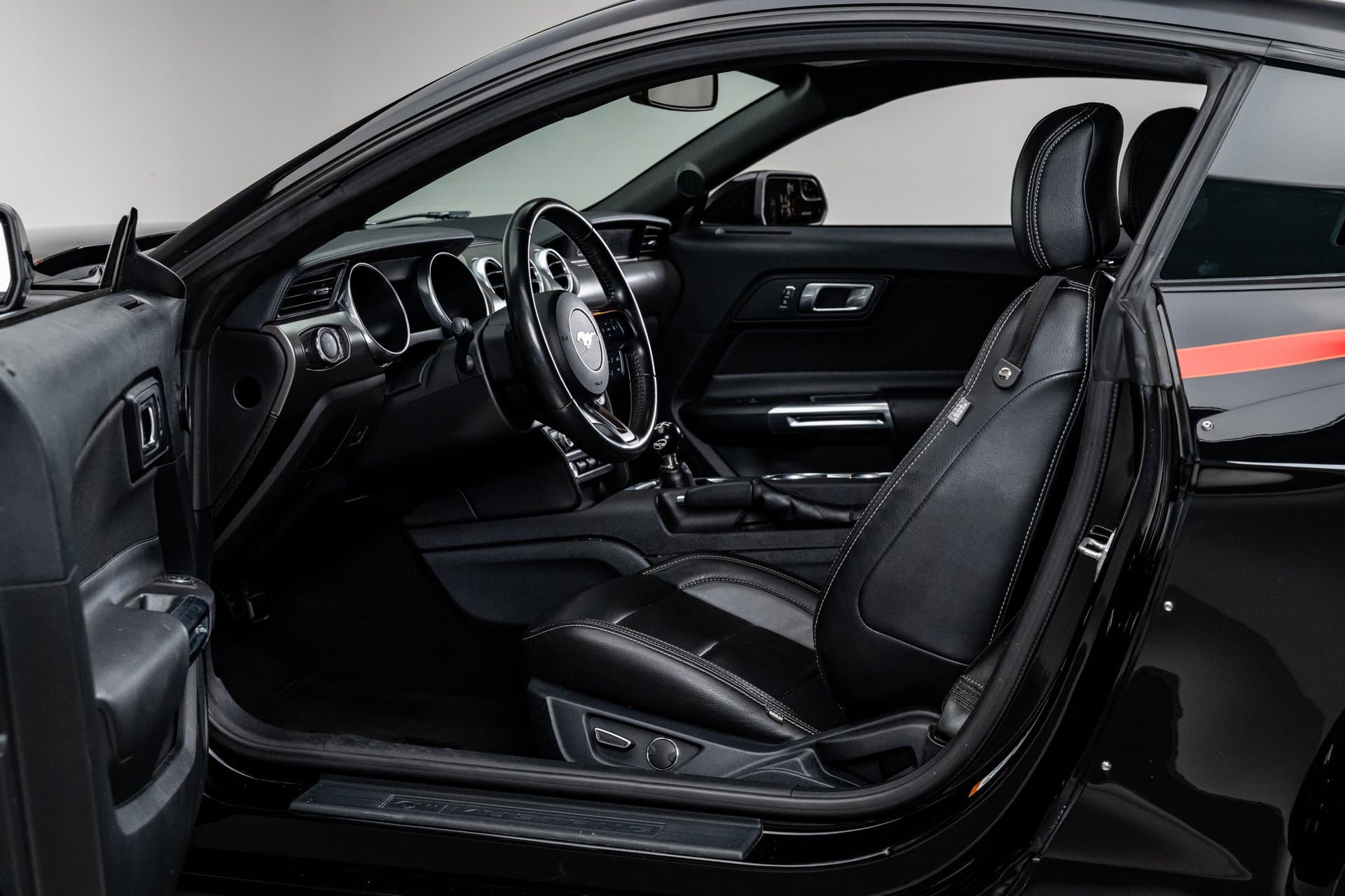2019 Ford Mustang RTR Spec 5 — photo 2
