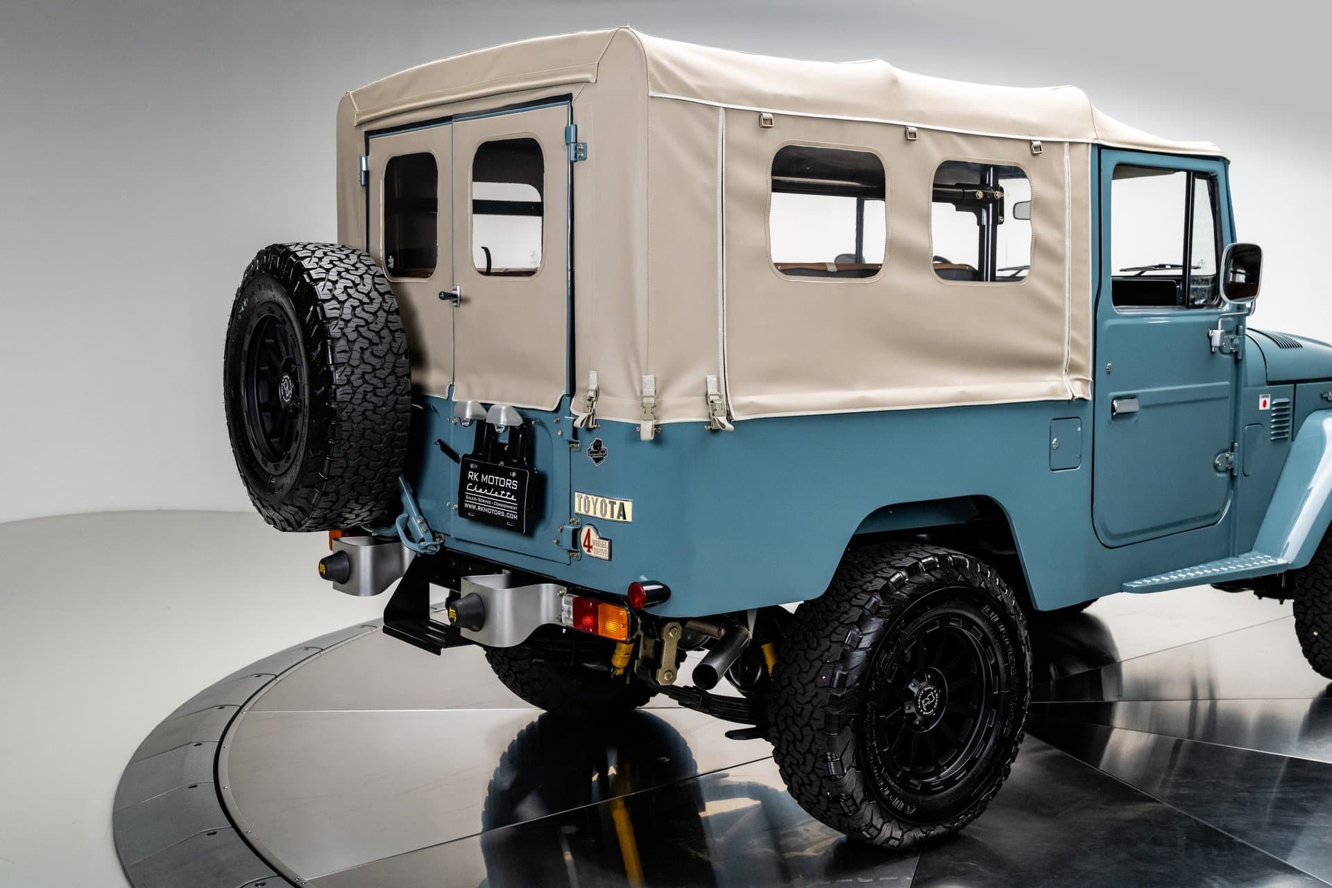 1979 Toyota Land Cruiser FJ43 thumbnail 3