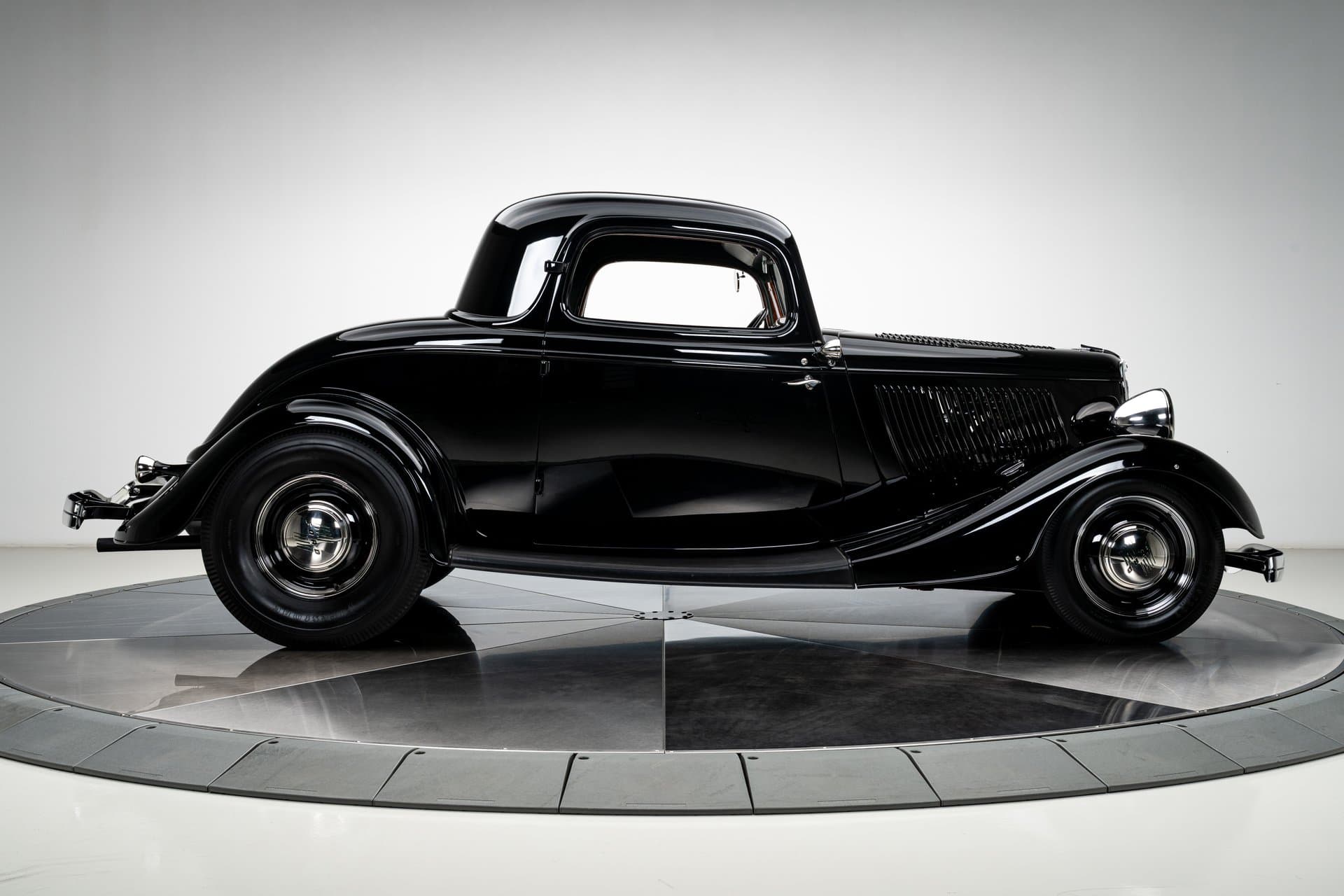 1933 Ford Coupe thumbnail 7